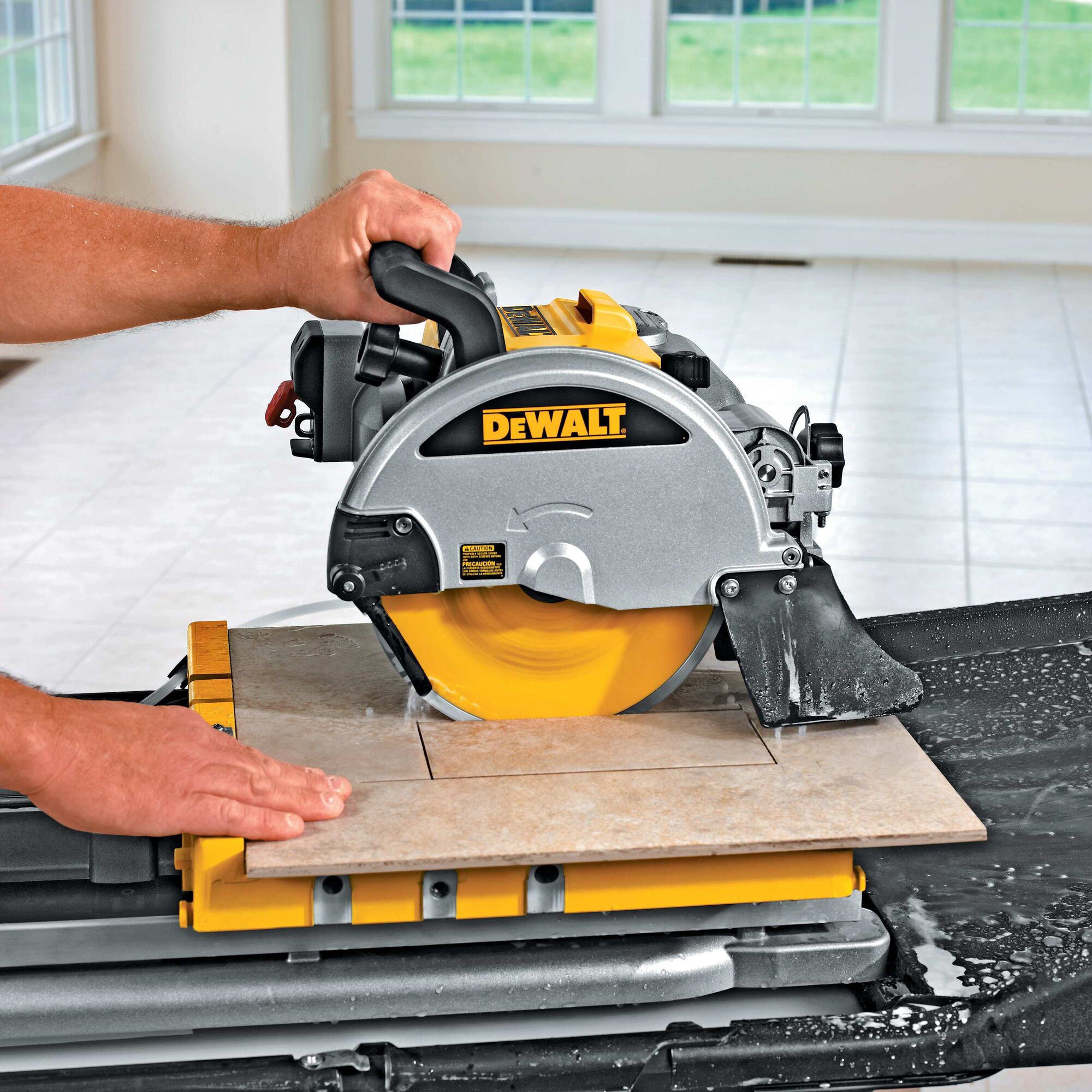 10 in. Heavy Duty Wet Tile Saw DEWALT