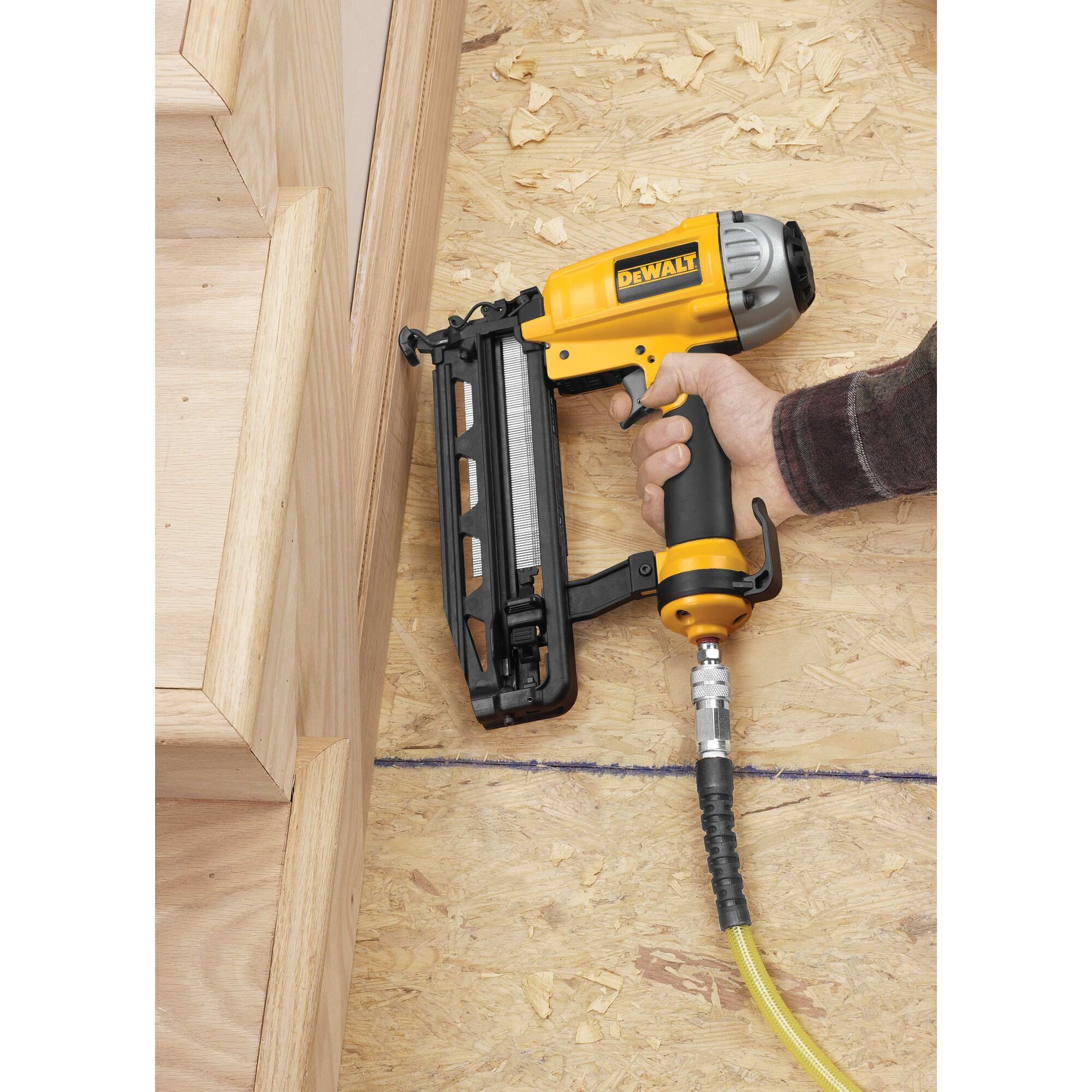 Dewalt 16 gauge battery best sale finish nailer