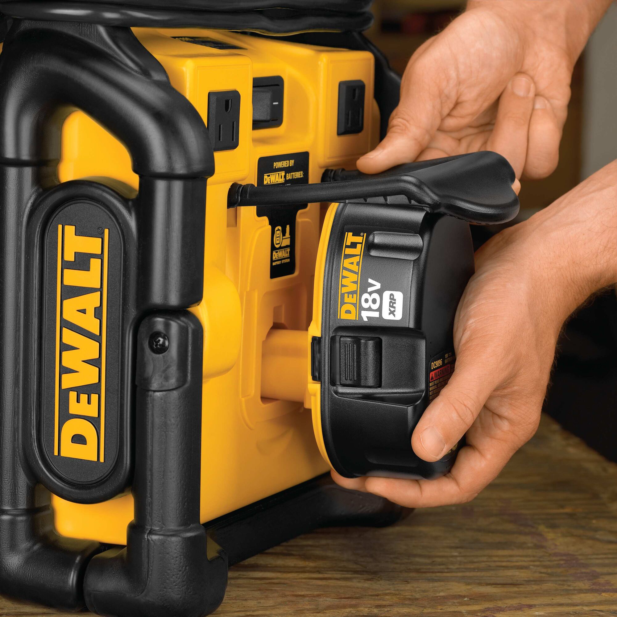 Cordless Corded Area Light DEWALT