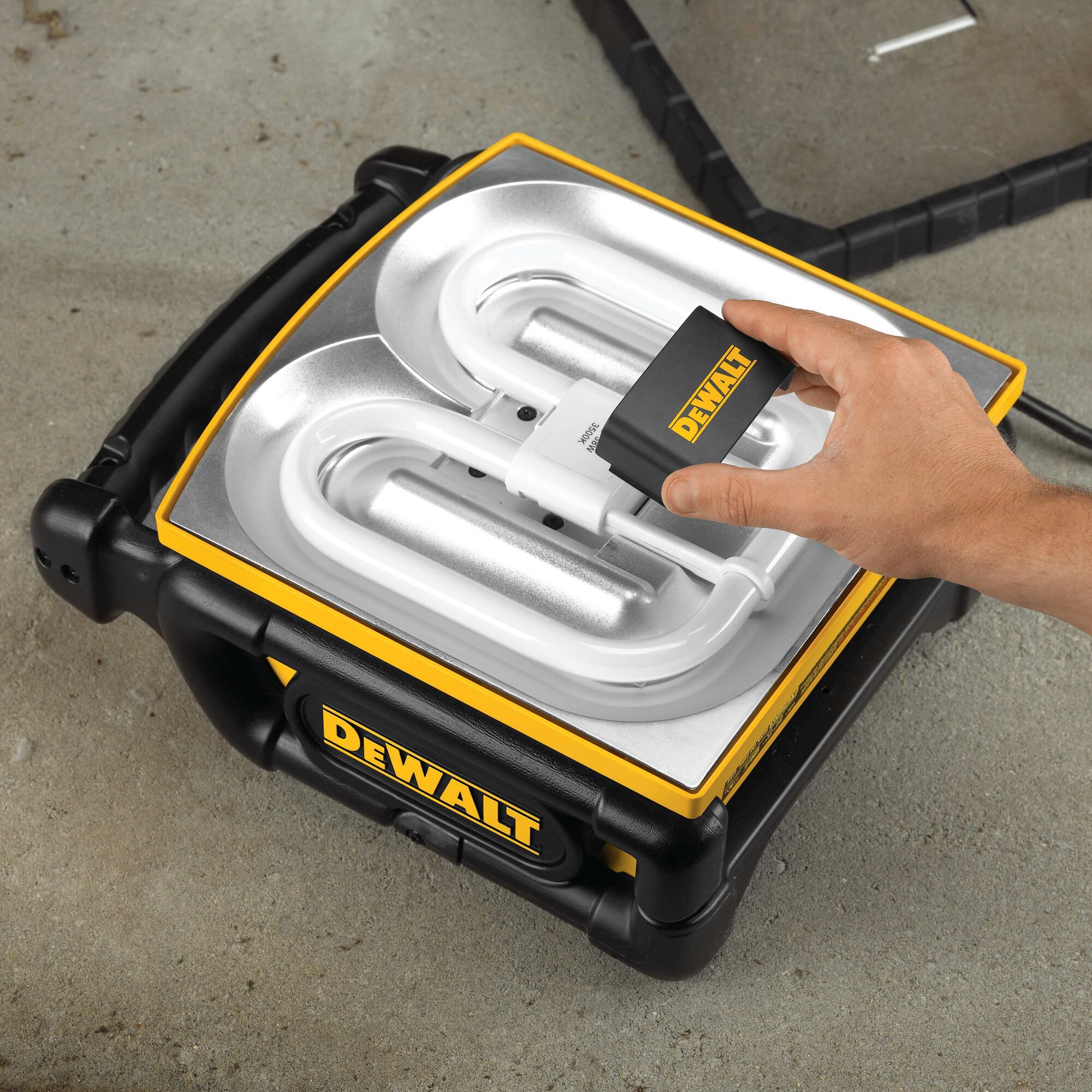 Cordless Corded Area Light DEWALT