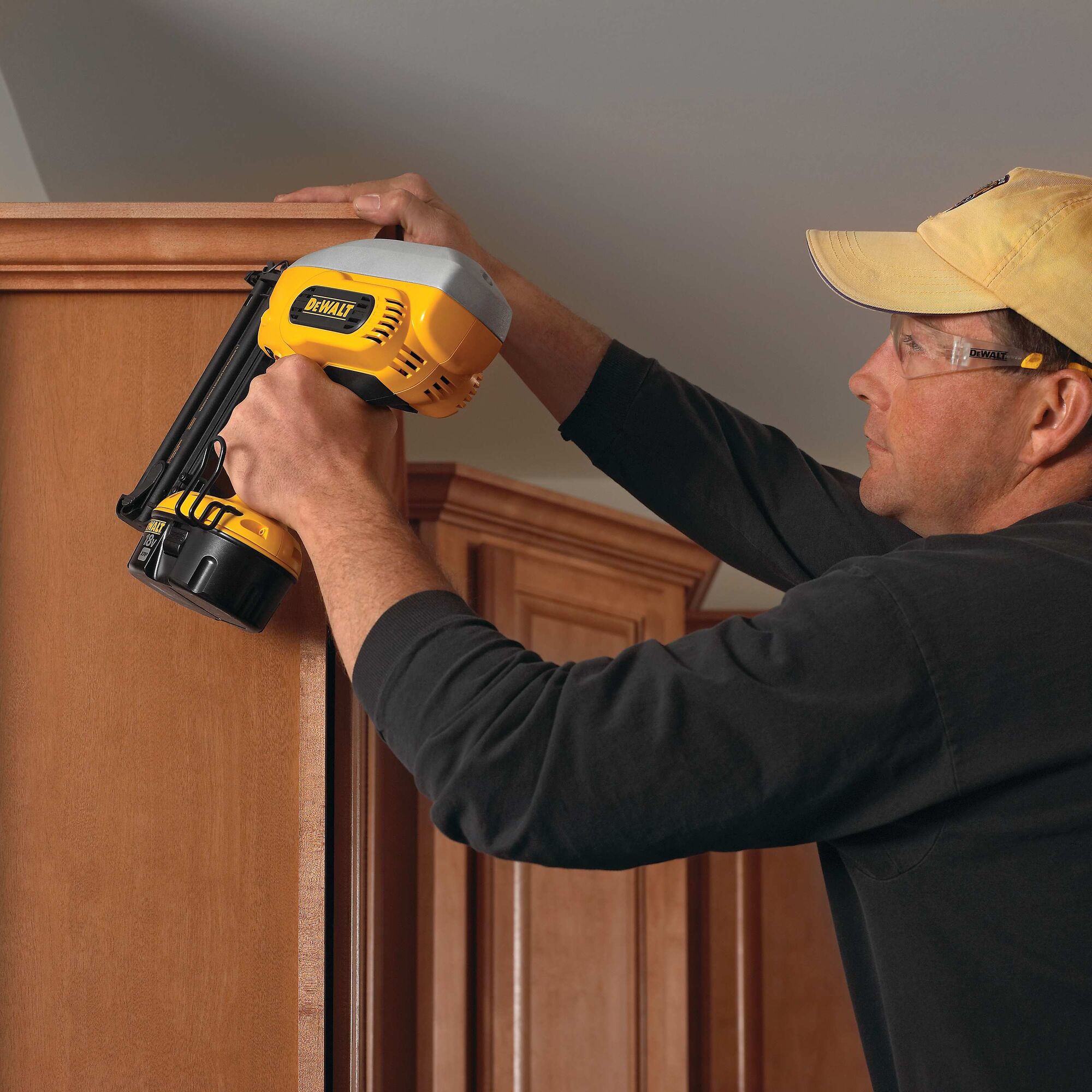 Battery operated brad online nailer lowes