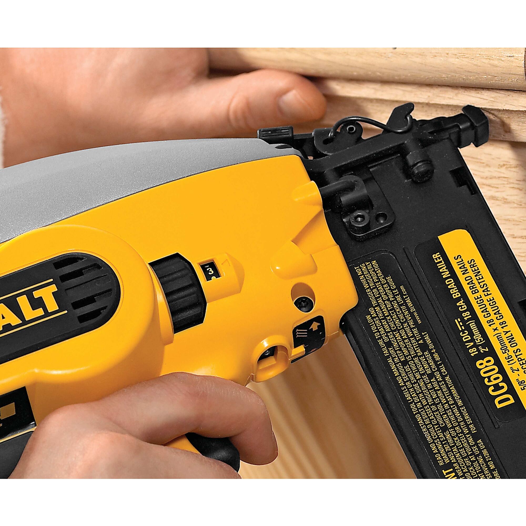 Dewalt battery nail gun best sale 18 gauge