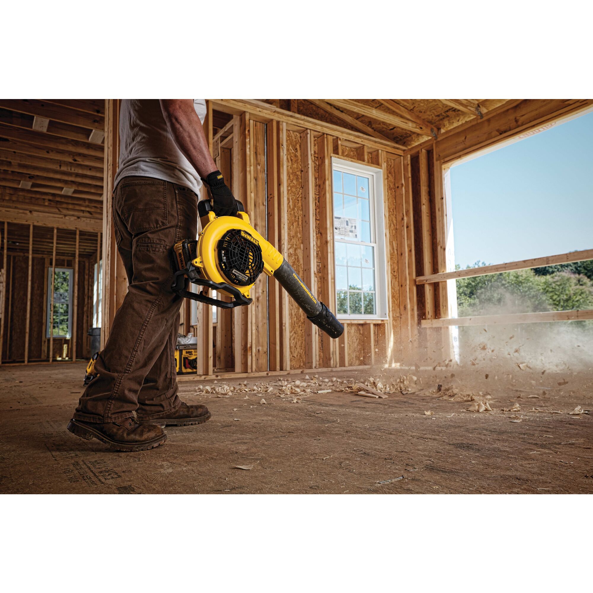 Dewalt cordless 2025 blower 60v