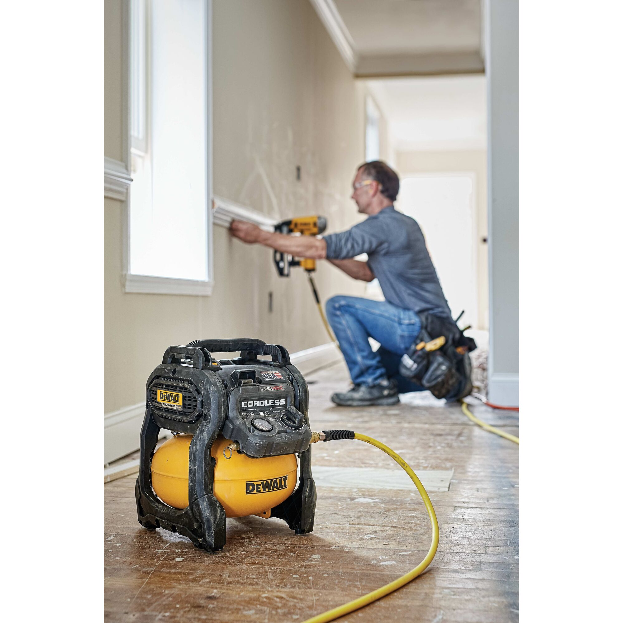 Dewalt battery best sale operated air compressor