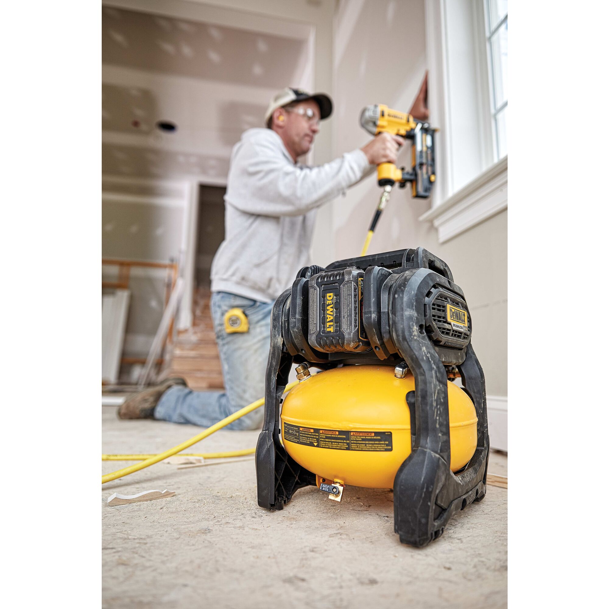 Battery operated deals air compressor dewalt