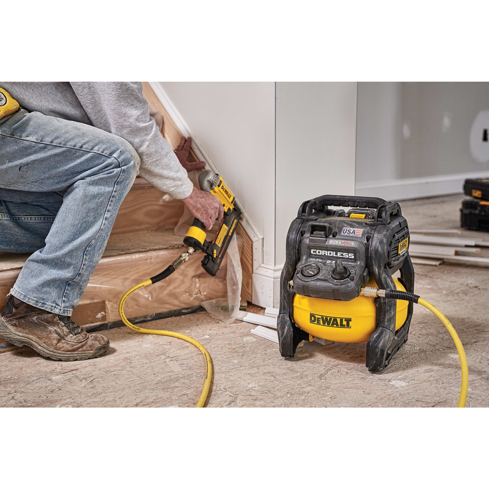 60V MAX FLEXVOLT 2.5 Gallon Cordless Air Compressor Kit DEWALT