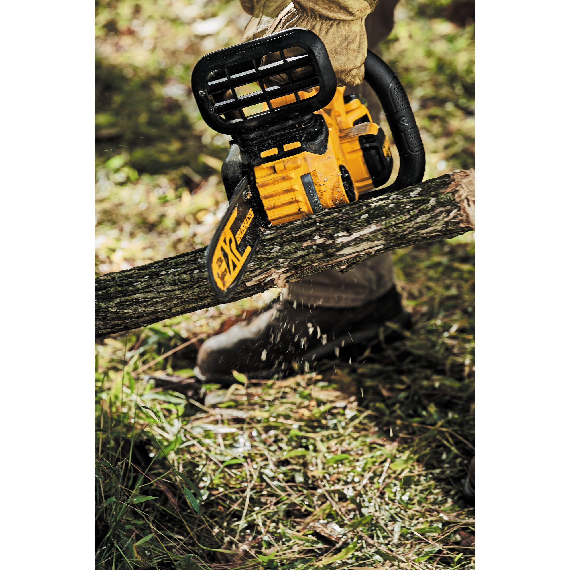 Dewalt 16 best sale inch cordless chainsaw