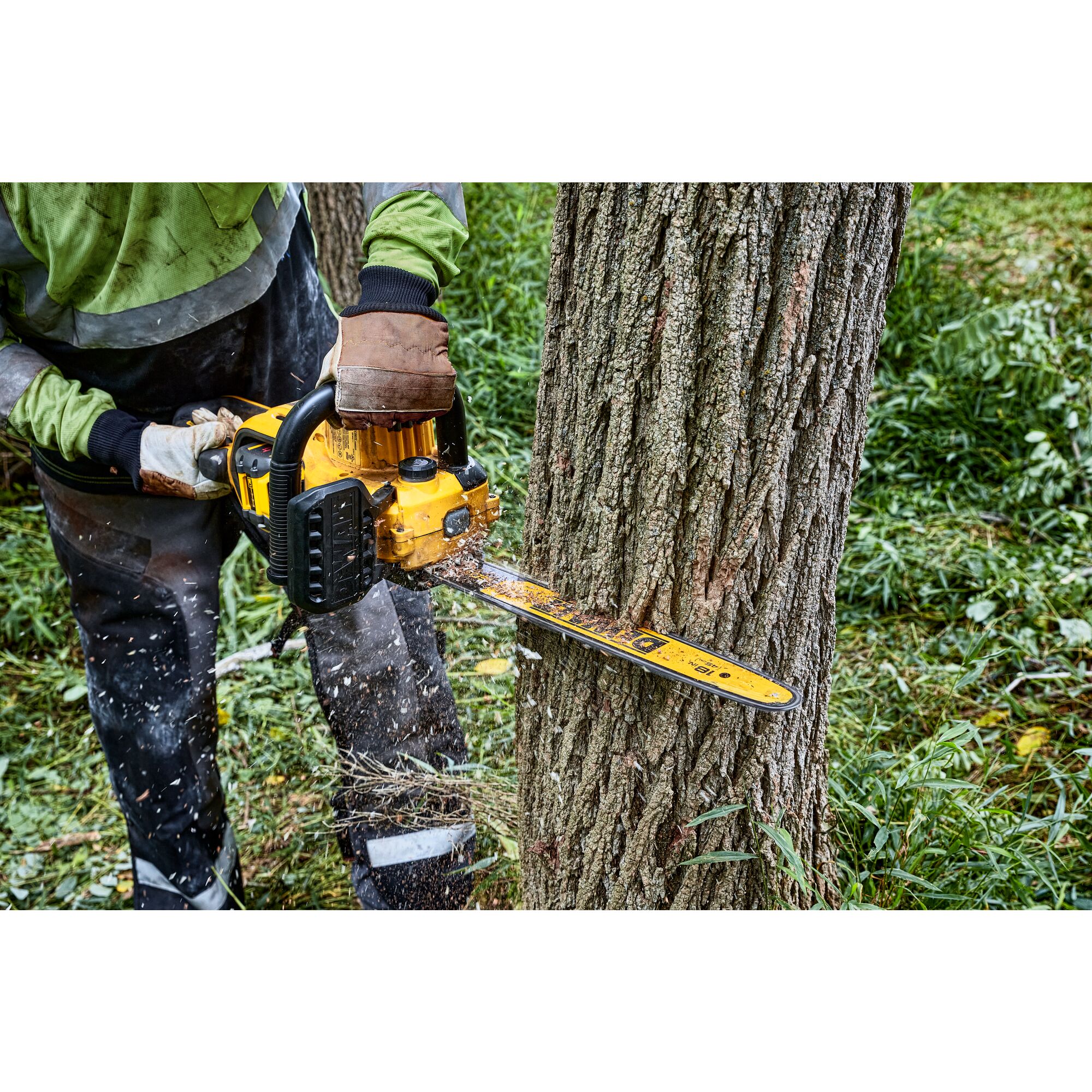 Dewalt dccs670x1 flexvolt 60v max brushless chainsaw discount stores