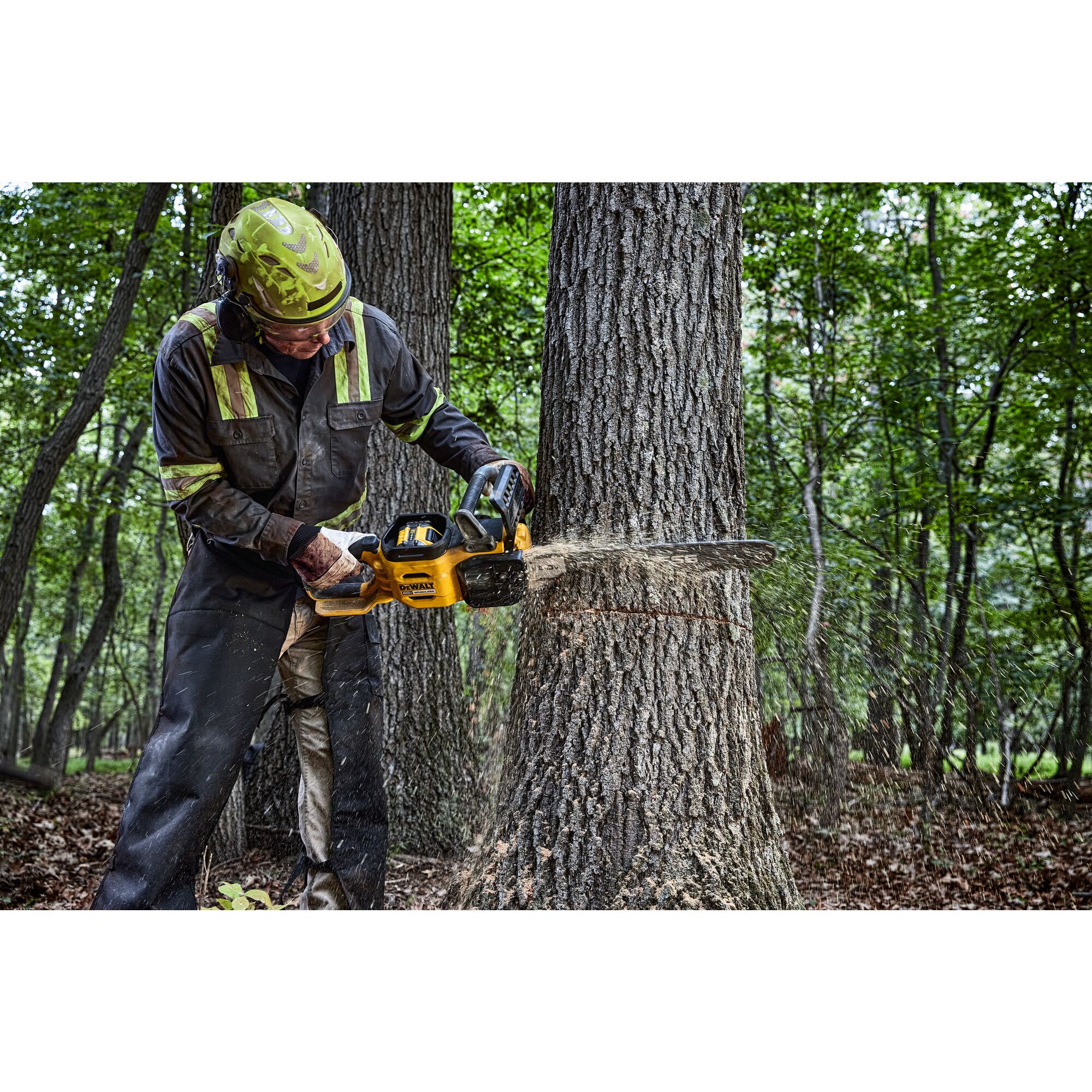 Dewalt 60 volt online battery chainsaw