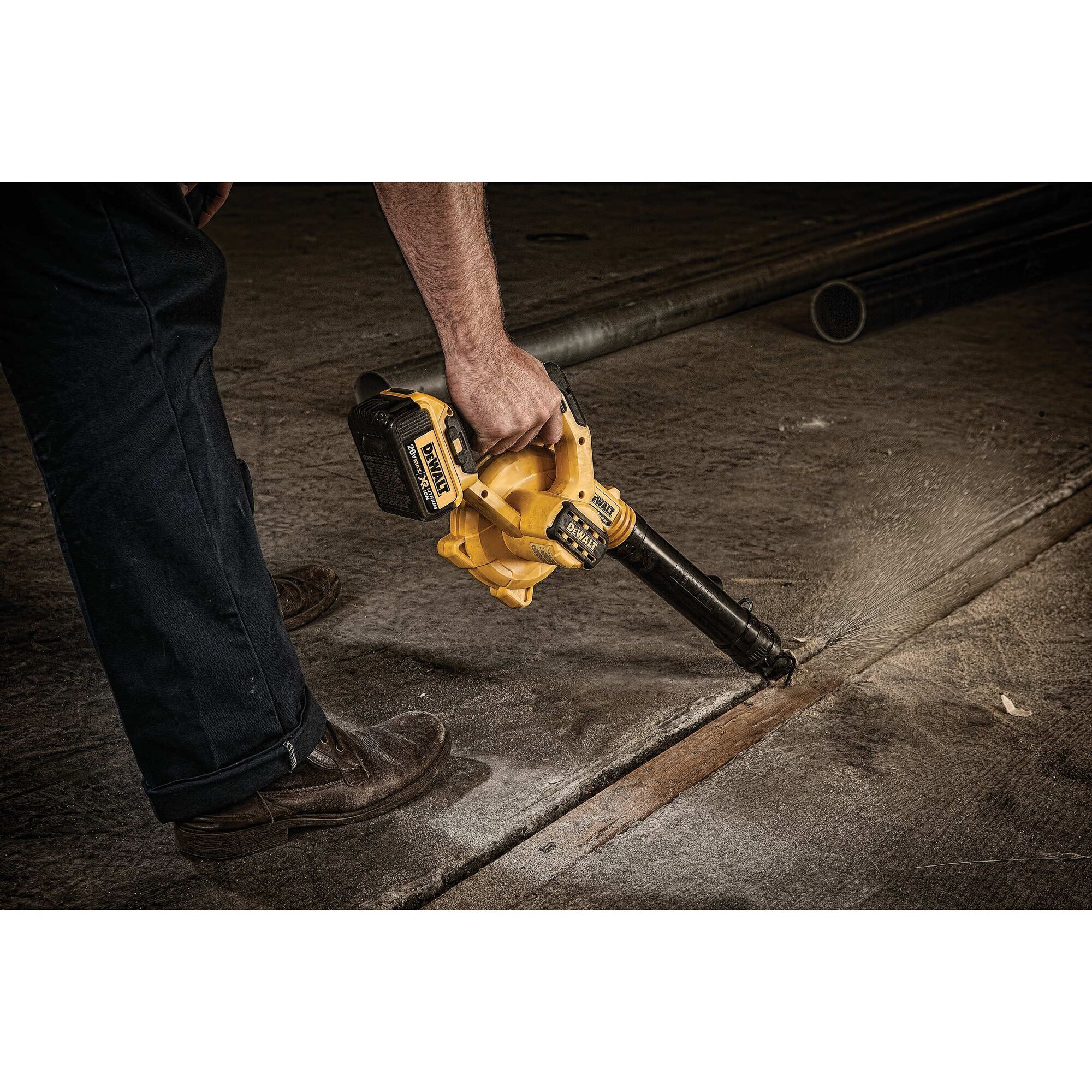 Small dewalt store leaf blower