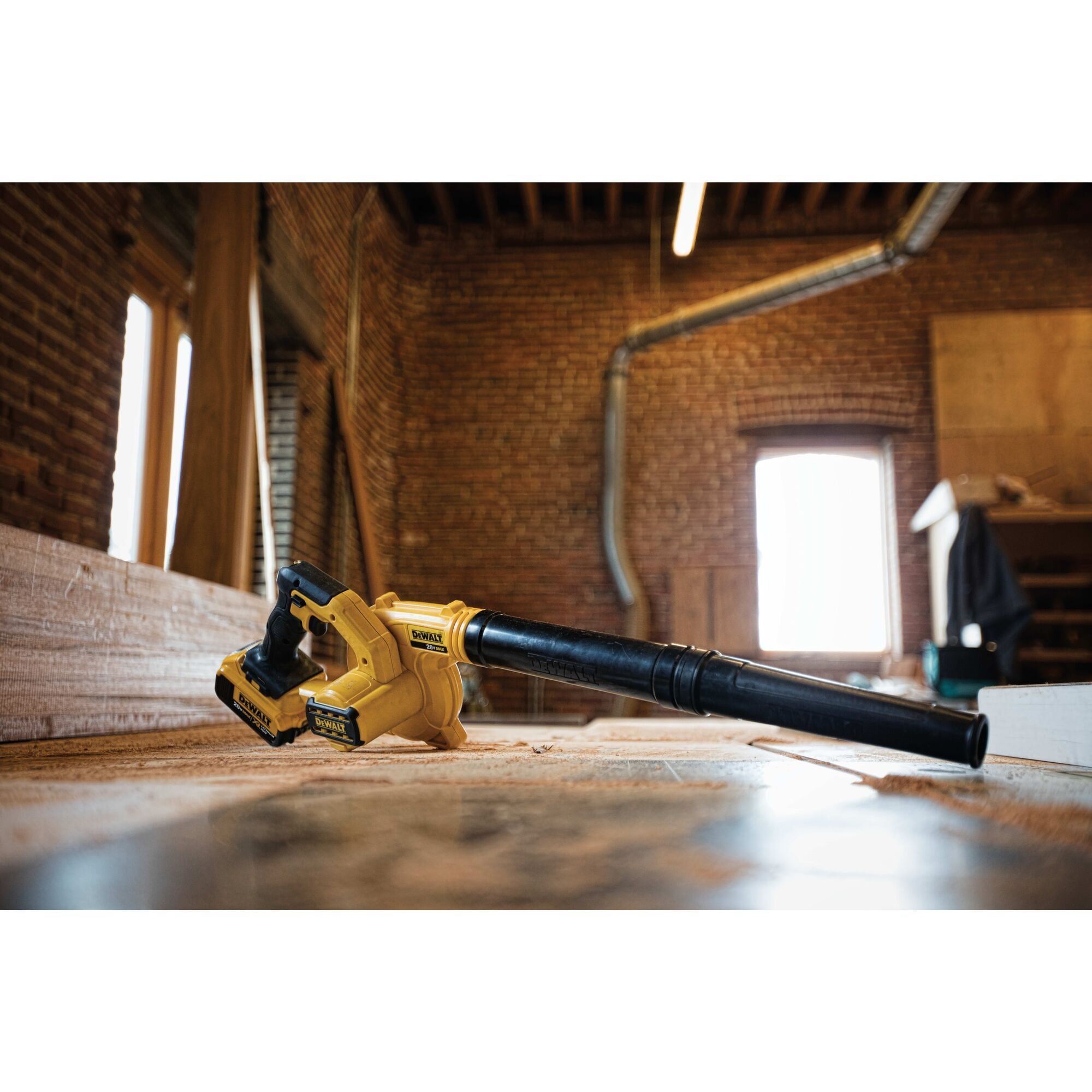 Dewalt 20v best sale compact blower