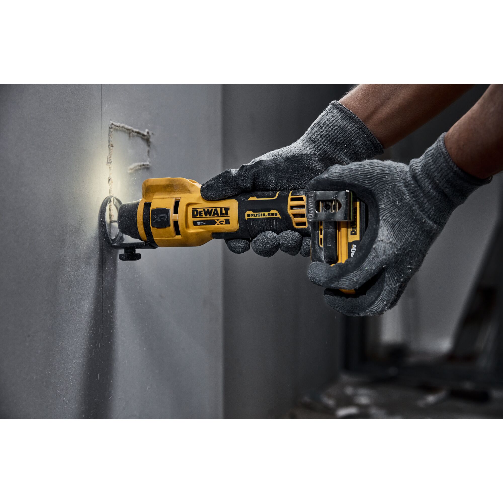 20V MAX XR Brushless Drywall Cut Out Tool Kit 2.0Ah DEWALT