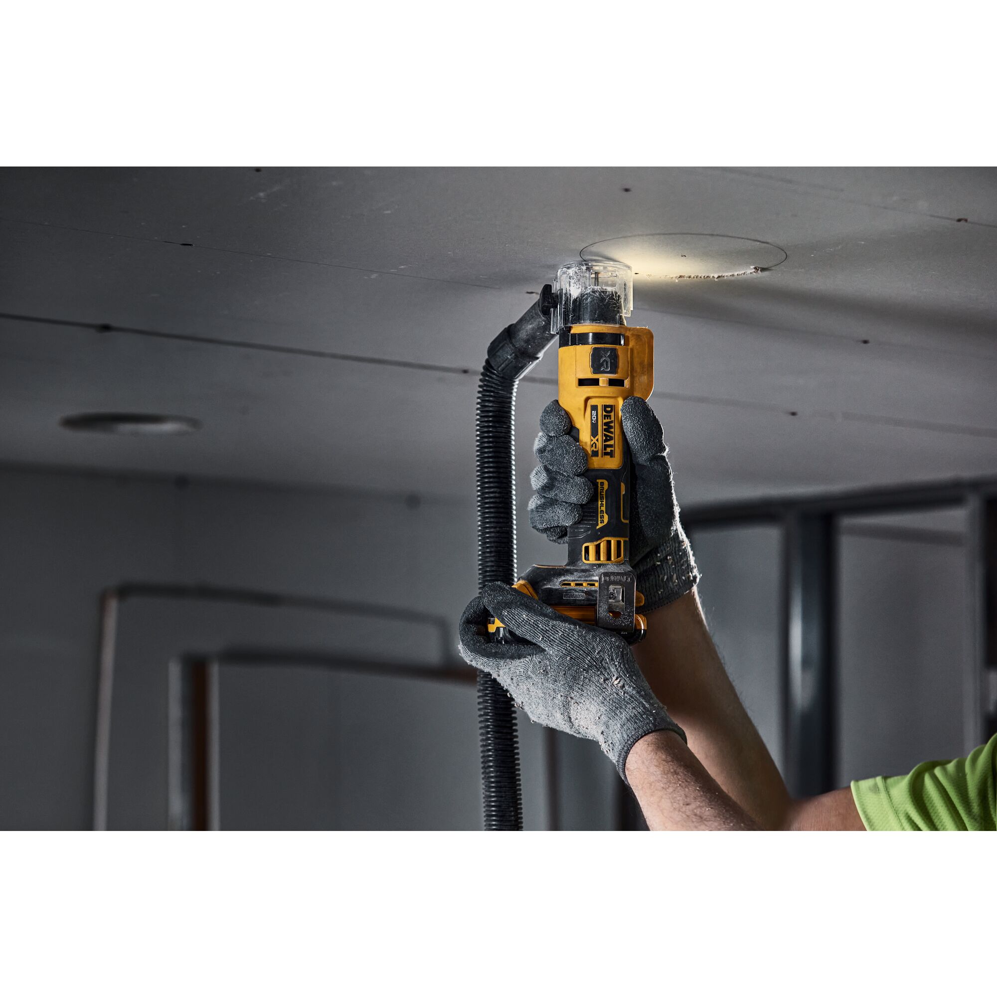 20V MAX XR Brushless Drywall Cut Out Tool Kit 2.0Ah DEWALT