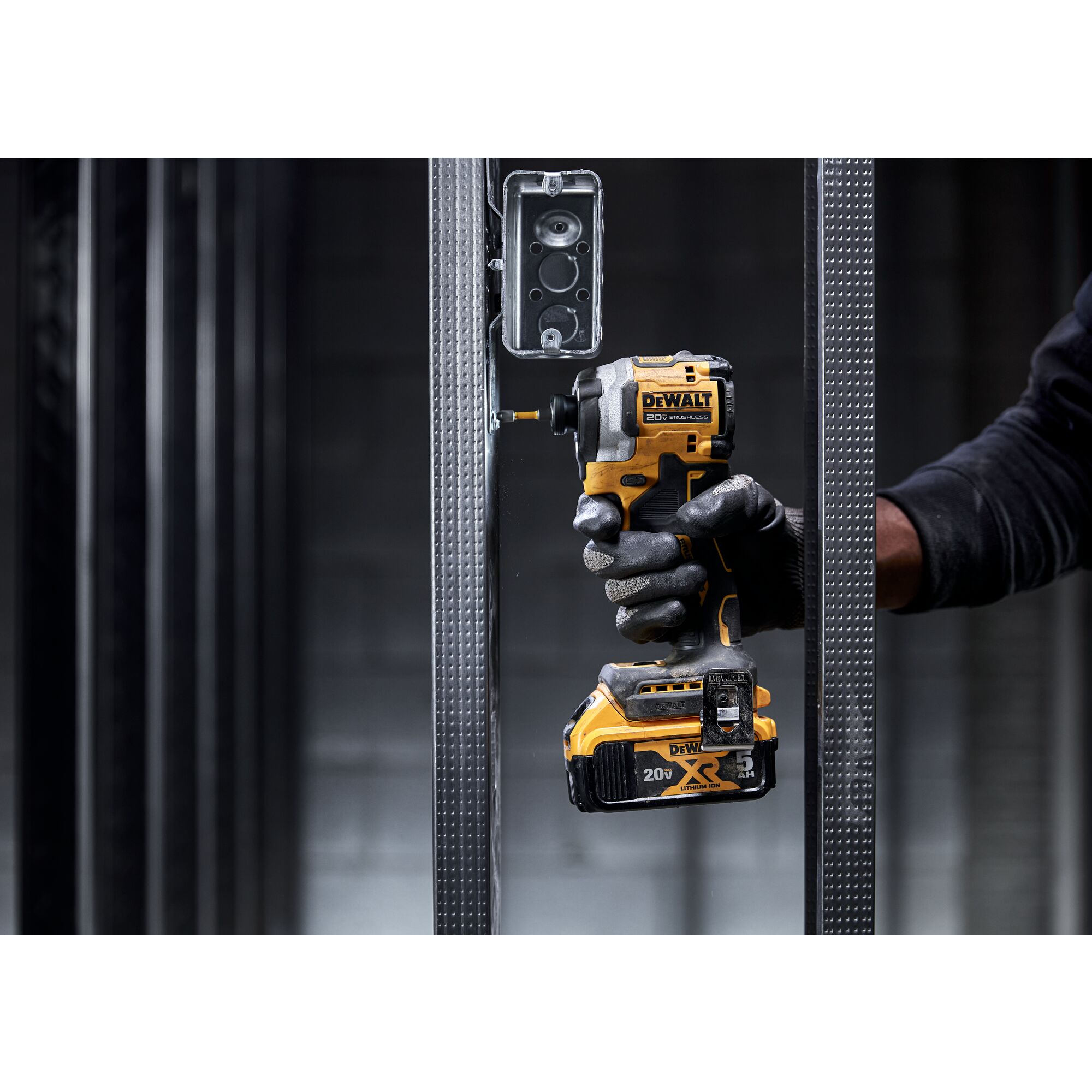 ATOMIC™ 20V MAX* Brushless Cordless 3-Speed 1/4 in. Impact Driver