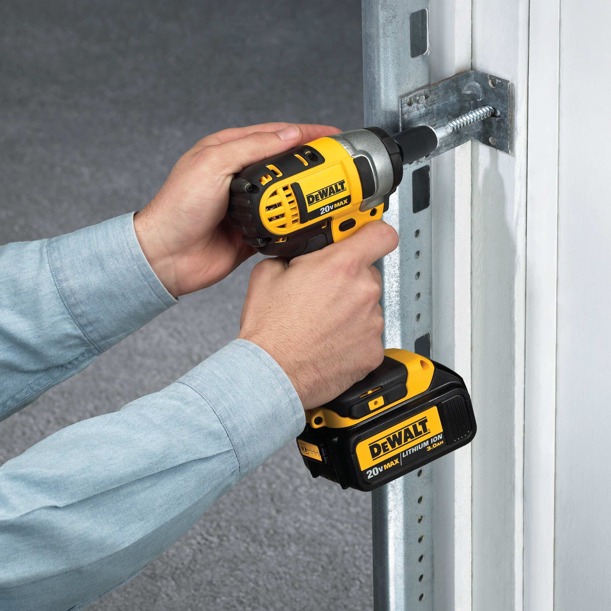 Dewalt dcf883m2 new arrivals