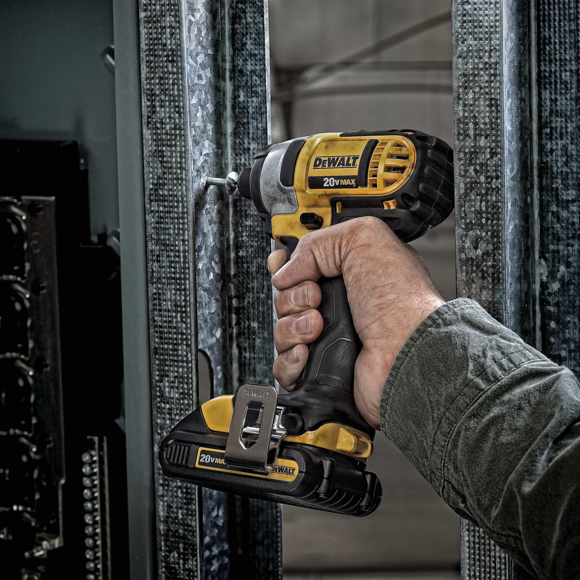 dcf885 dewalt impact driver