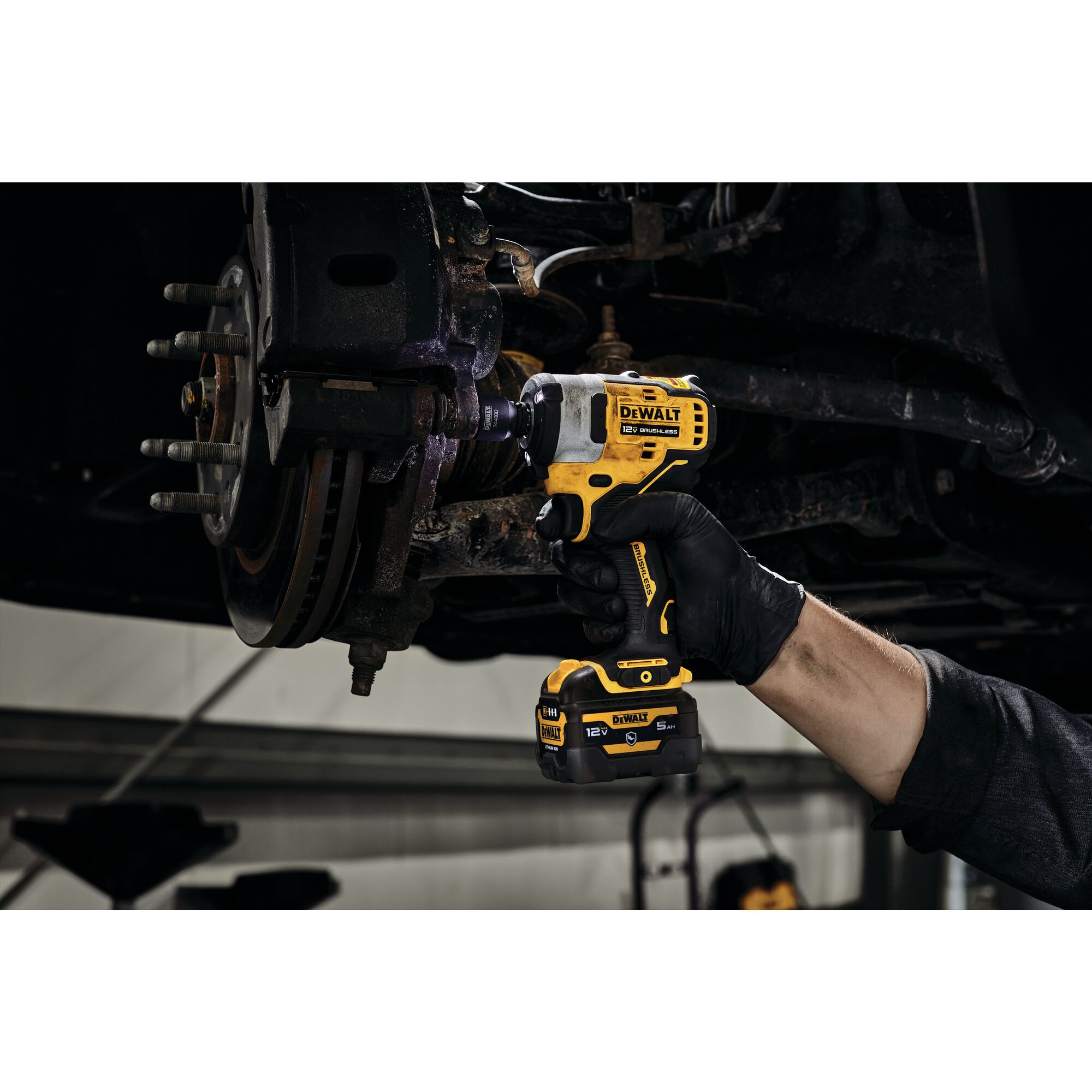 XTREME 12V MAX* Brushless 1/2 in. Cordless Impact Wrench Kit | DEWALT