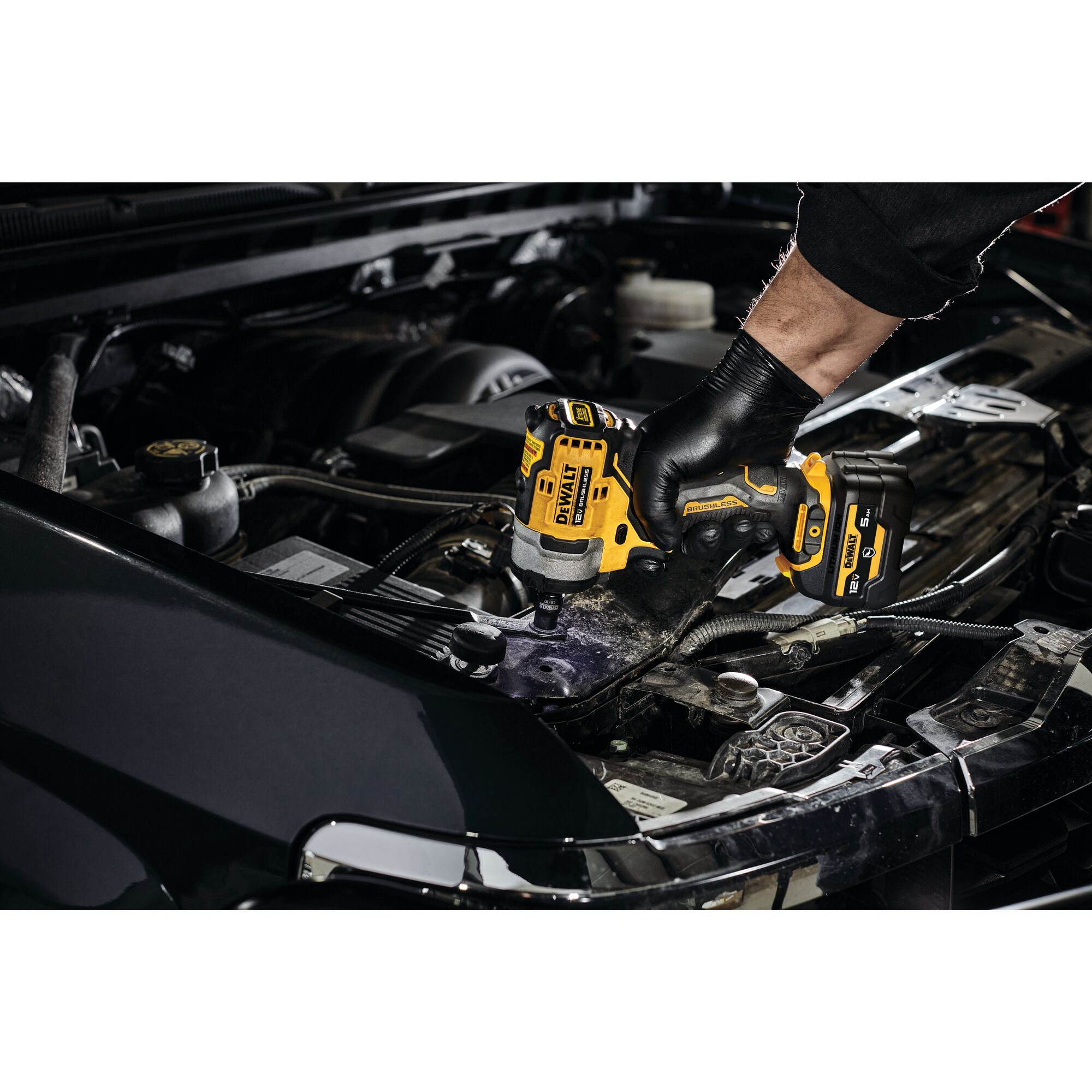 XTREME 12V MAX* Brushless 1/2 in. Cordless Impact Wrench Kit | DEWALT