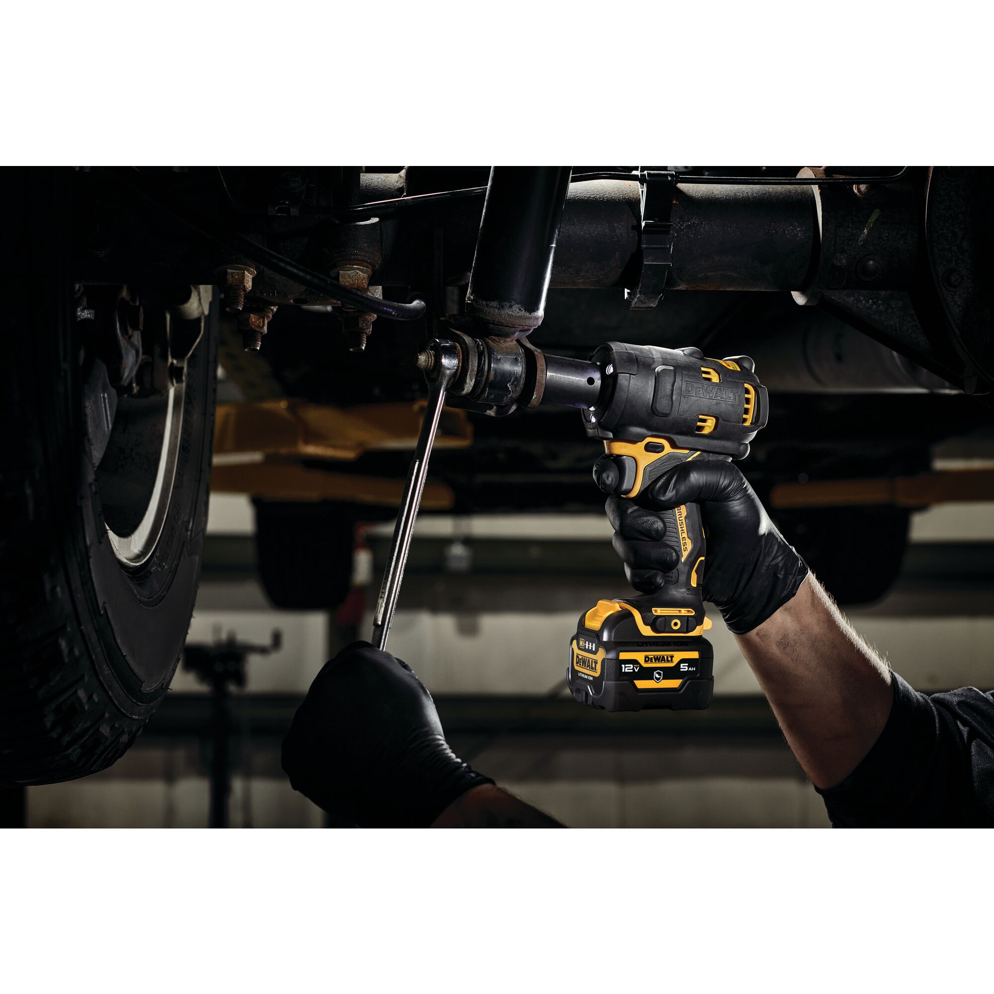 XTREME 12V MAX Brushless 1 2 in. Cordless Impact Wrench Kit DEWALT