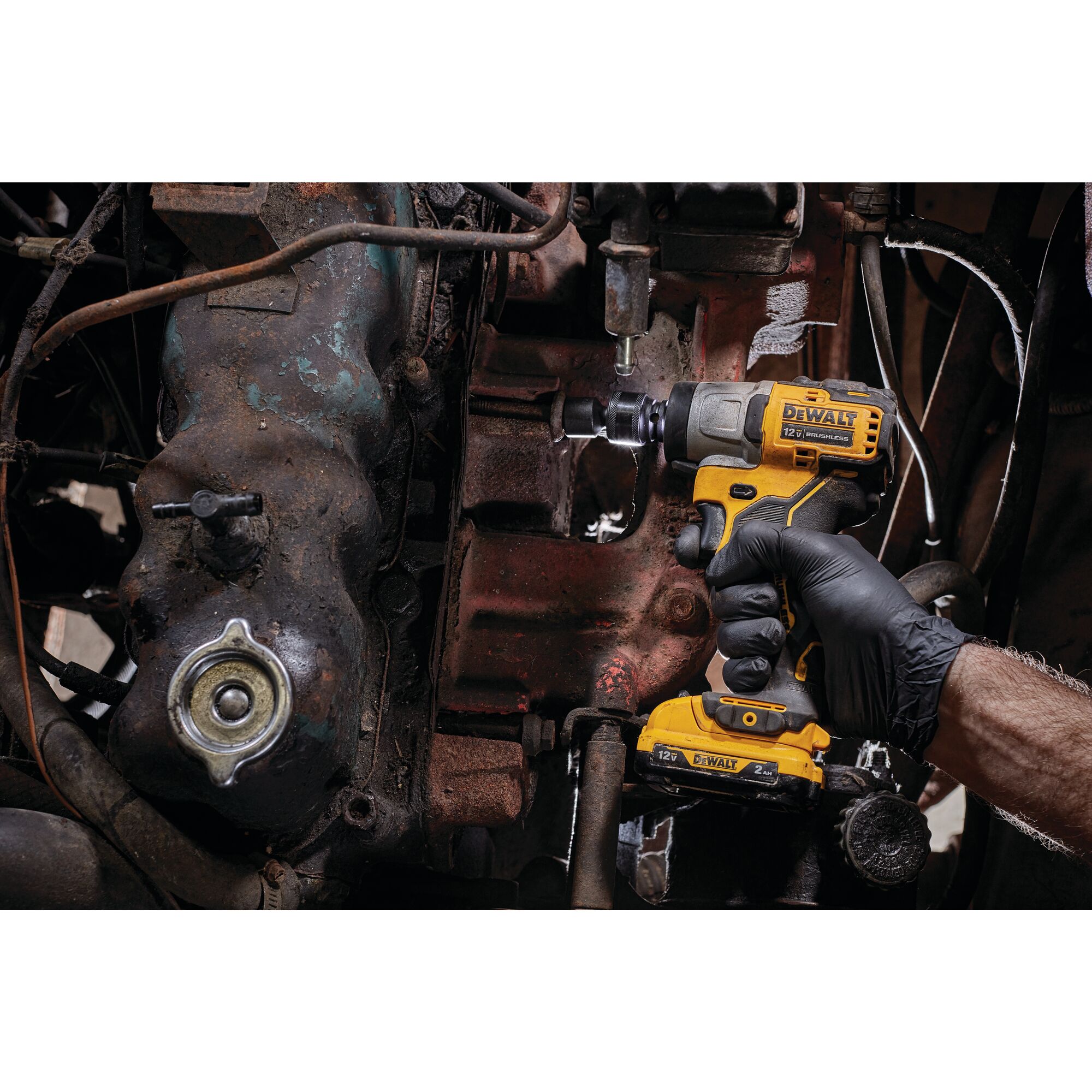 XTREME 12V MAX* Brushless 3/8 in. Cordless Impact Wrench Kit | DEWALT