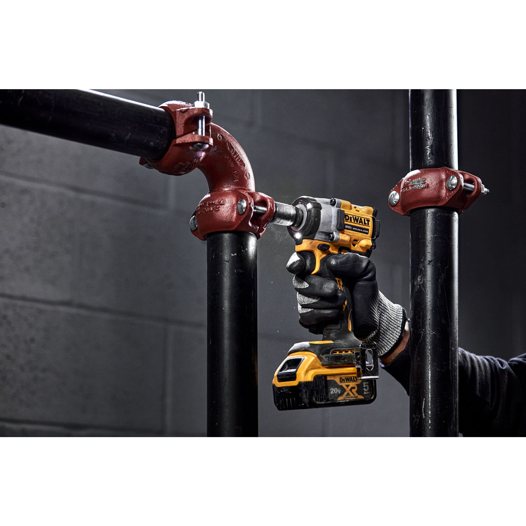 総合ショッピングサイト DEWALT ATOMIC 20V MAX* 1/2 in. Cordless