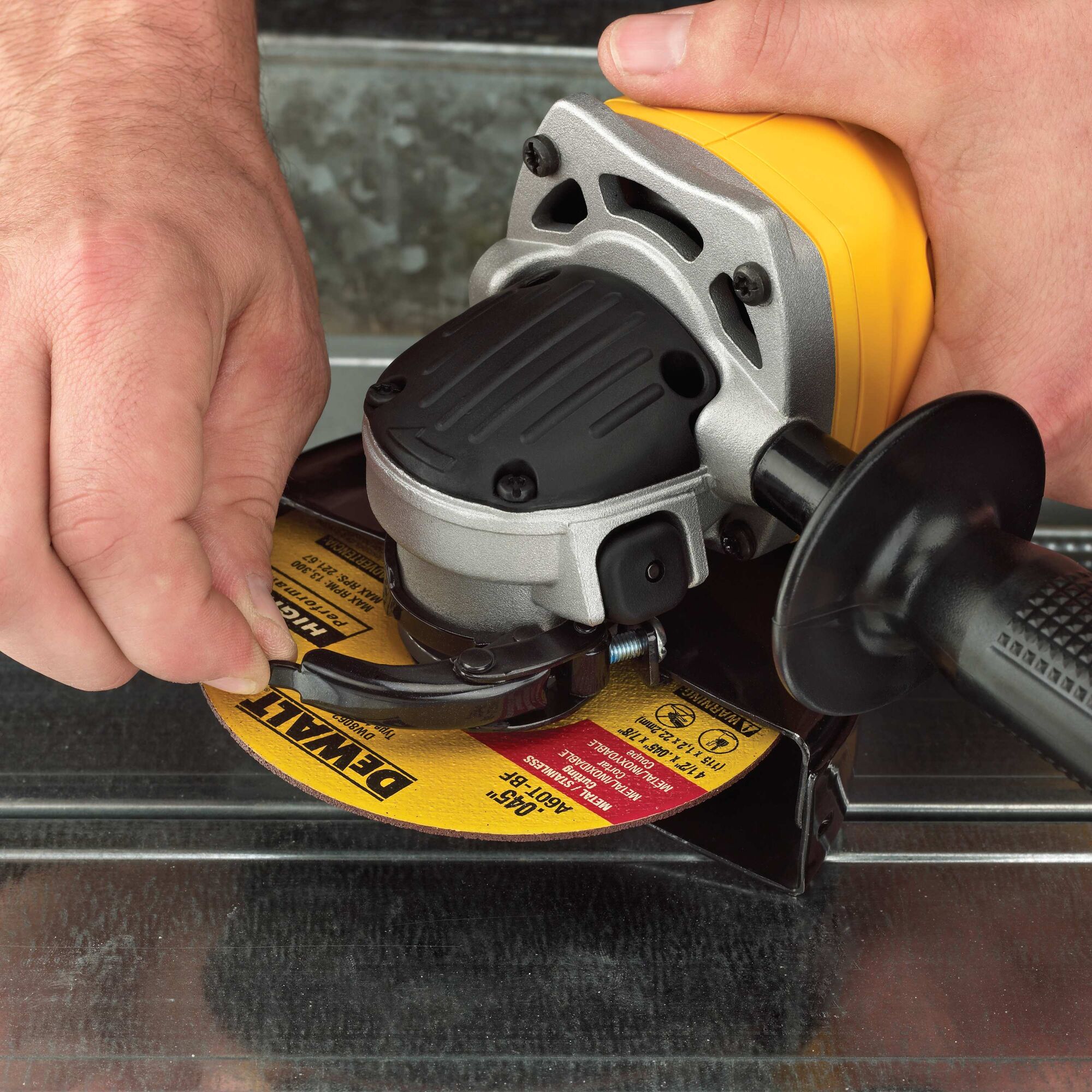 20V MAX 4.5 in. 5 in. Grinder Tool Only DEWALT