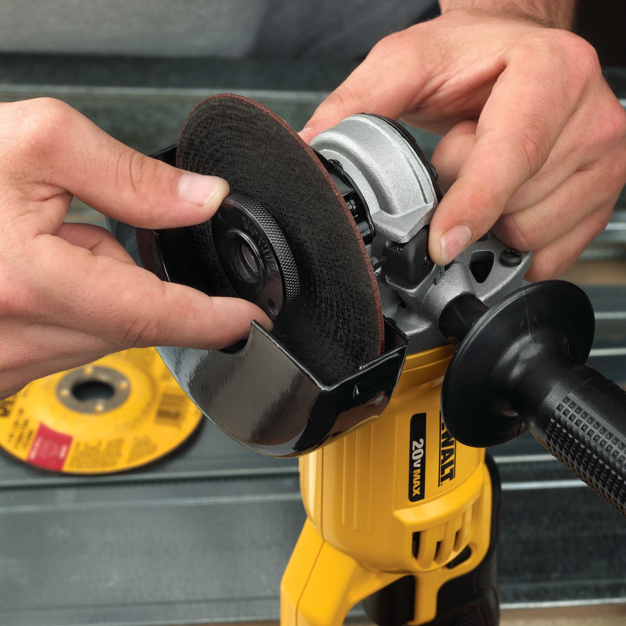 Dewalt deals grinder dcg412