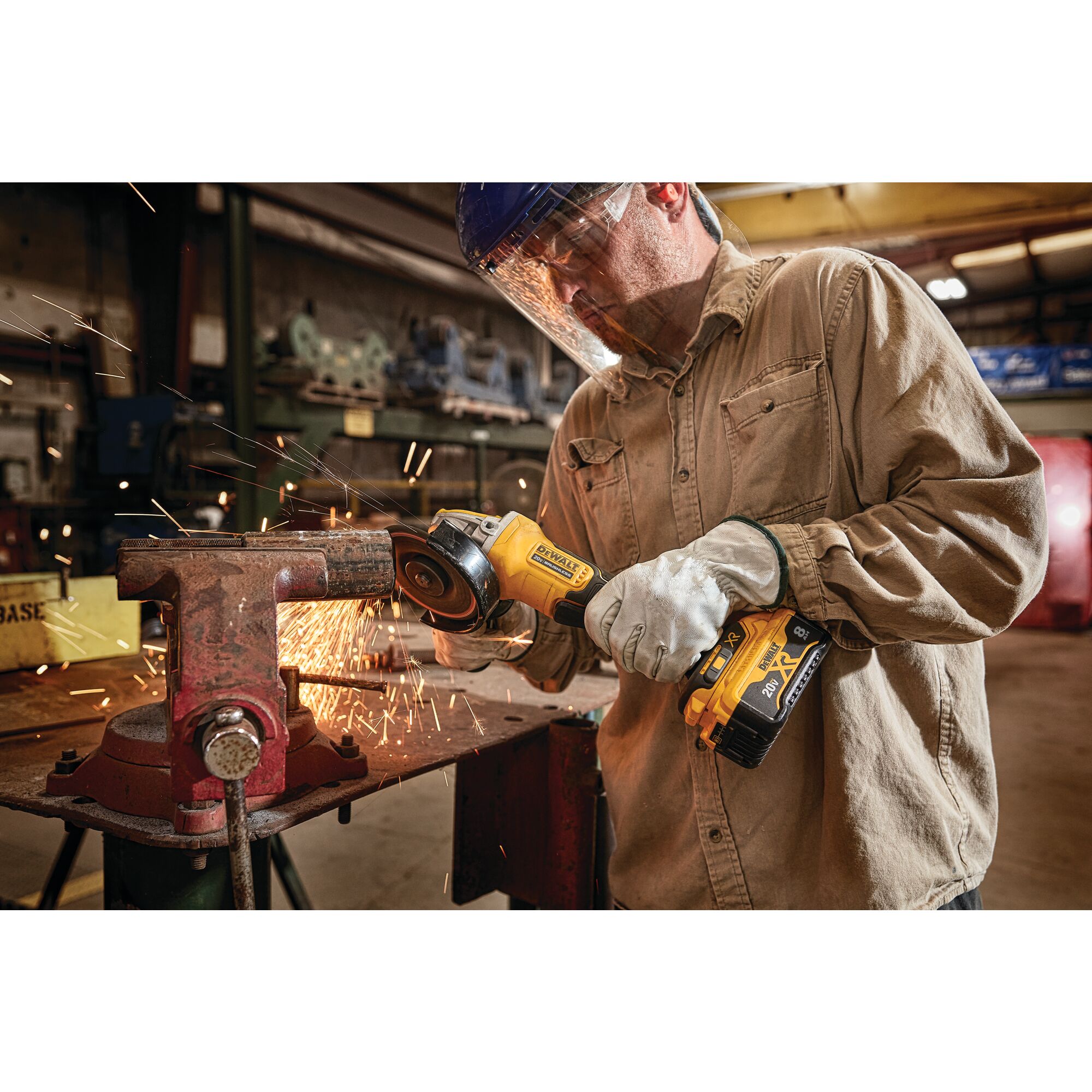 20V MAX* XR® Brushless Cordless 4-1/2 - 5 in. Small Angle Grinder