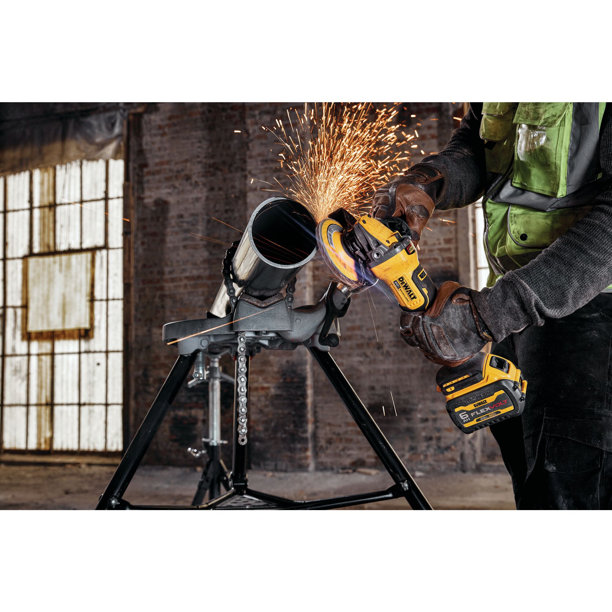 Dewalt 20v 2025 angle grinder brushless