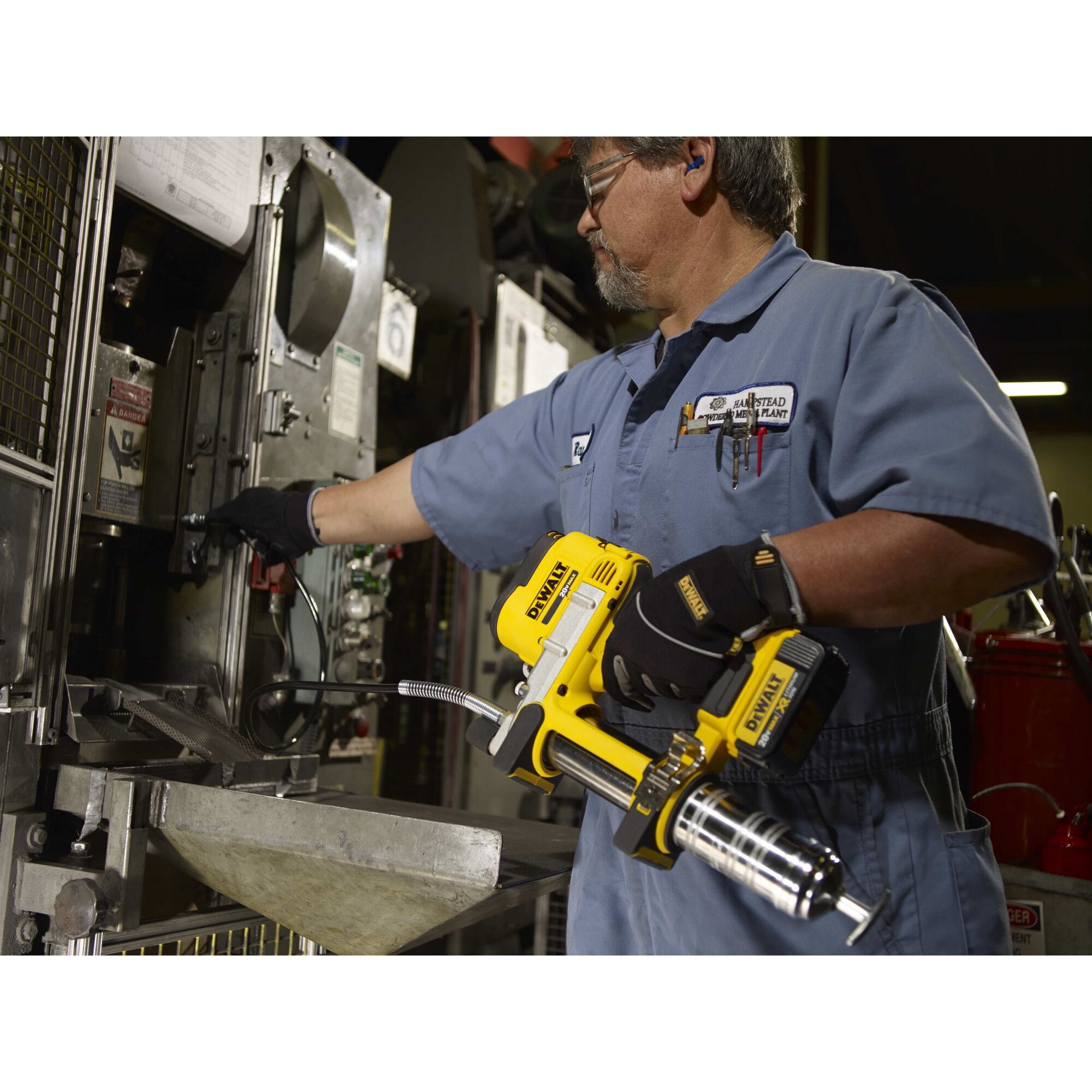 Dewalt cordless discount grease gun dcgg571b