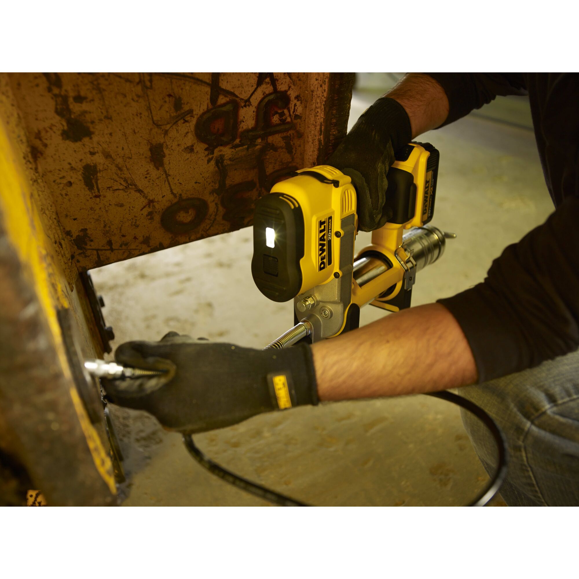 Dewalt grease best sale gun 20v