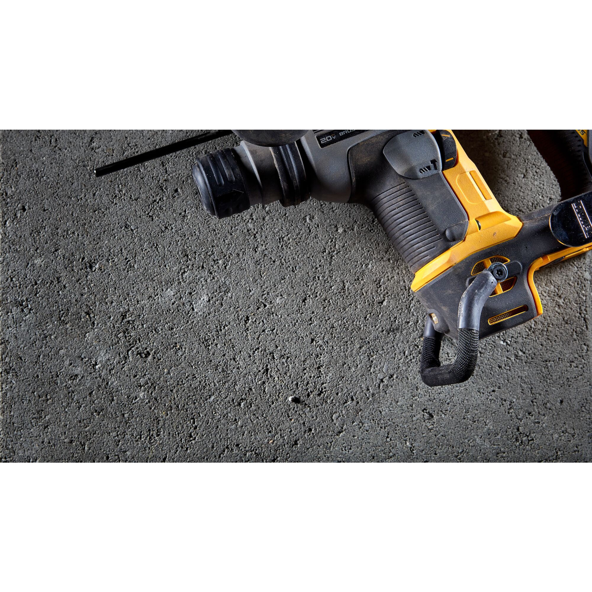 Lightweight discount hammer drill