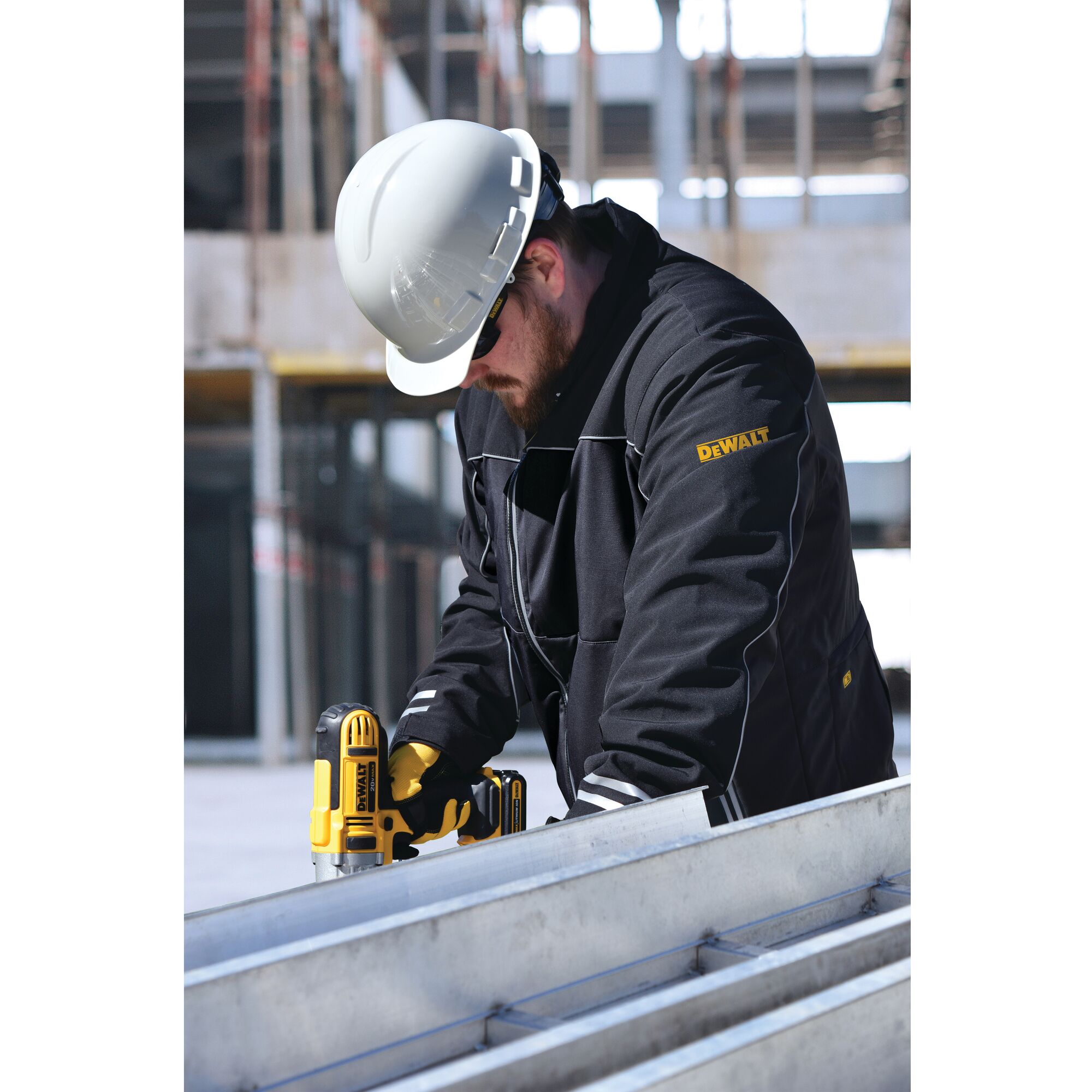 Lightweight Soft-Shell Heated Jacket (Jacket Only) | DEWALT