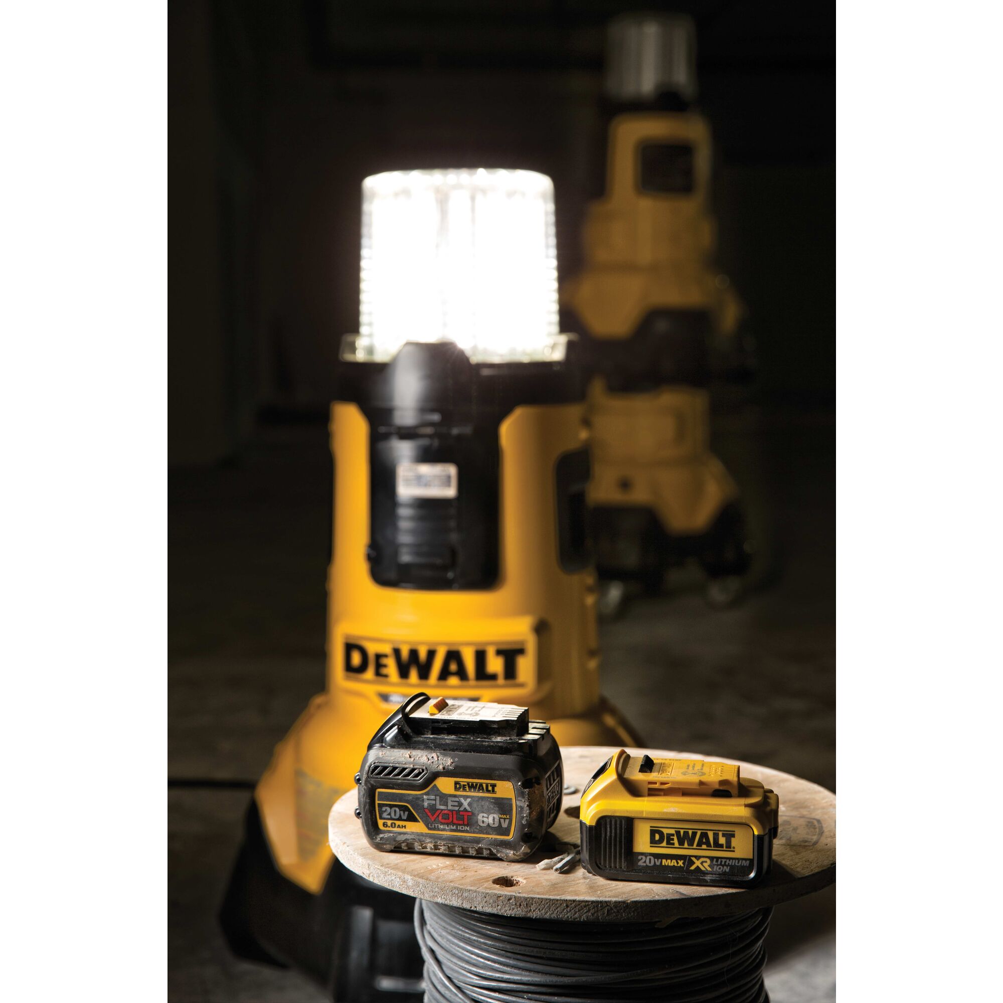 Dewalt dcl070 20v max bluetooth led area outlet light bare tool