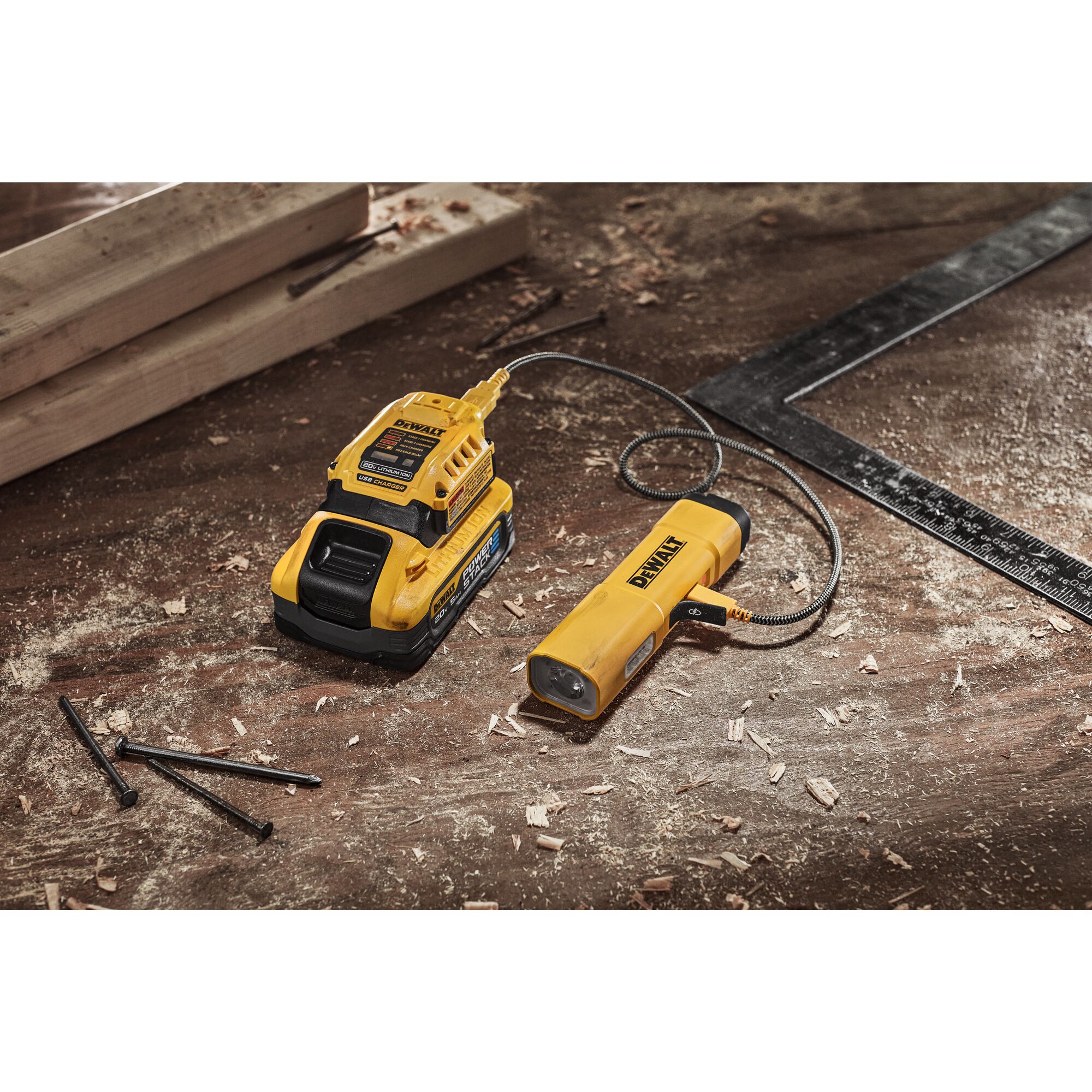 Rechargeable LED Flashlight DEWALT