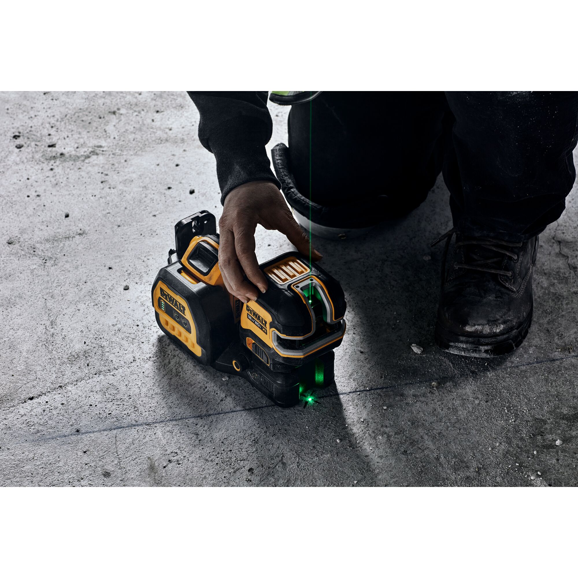 20V MAX Cordless 2 Spot Green Line Laser Kit DEWALT