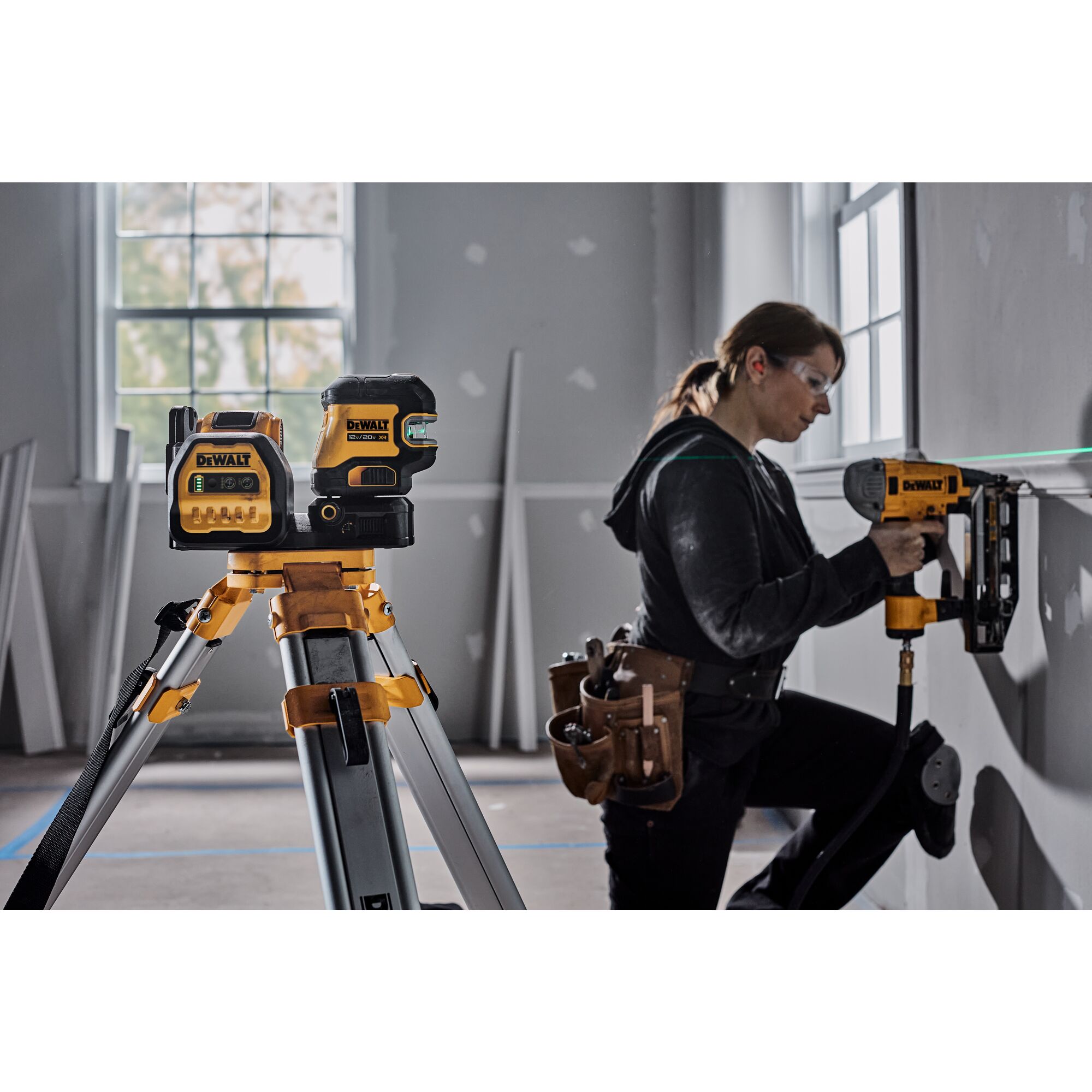 20V MAX Cordless 2 Spot Green Line Laser Kit DEWALT