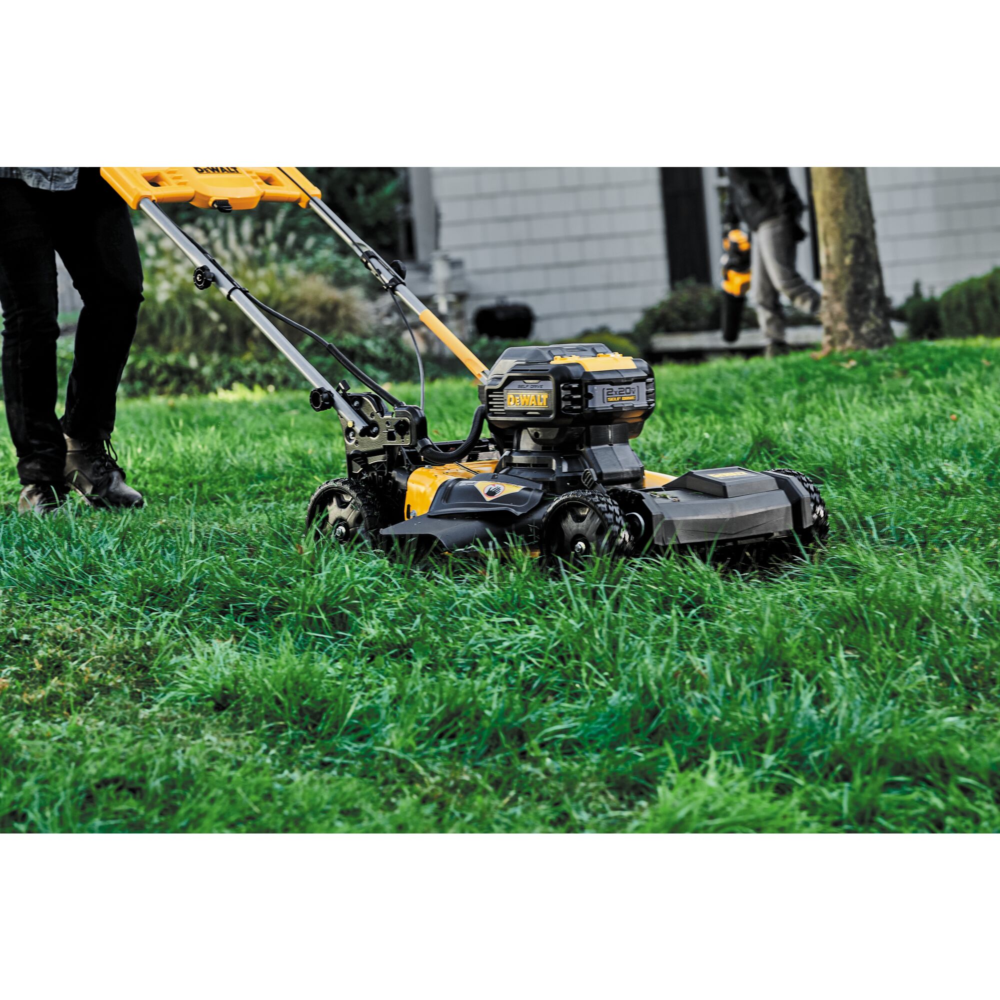 Dewalt discount 2x20v mower