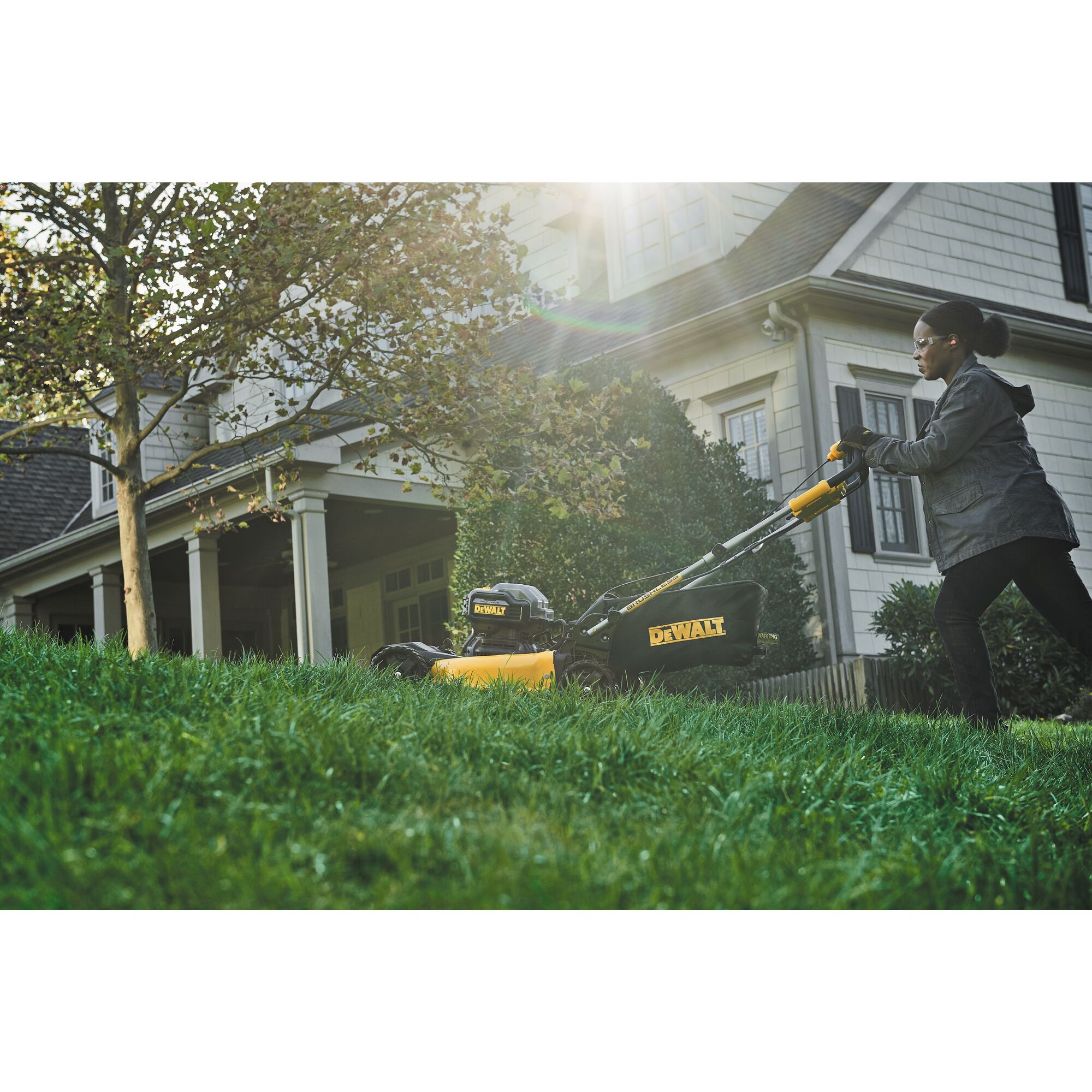 2X20V MAX 21 1 2 in. Brushless Cordless FWD Self Propelled Lawn