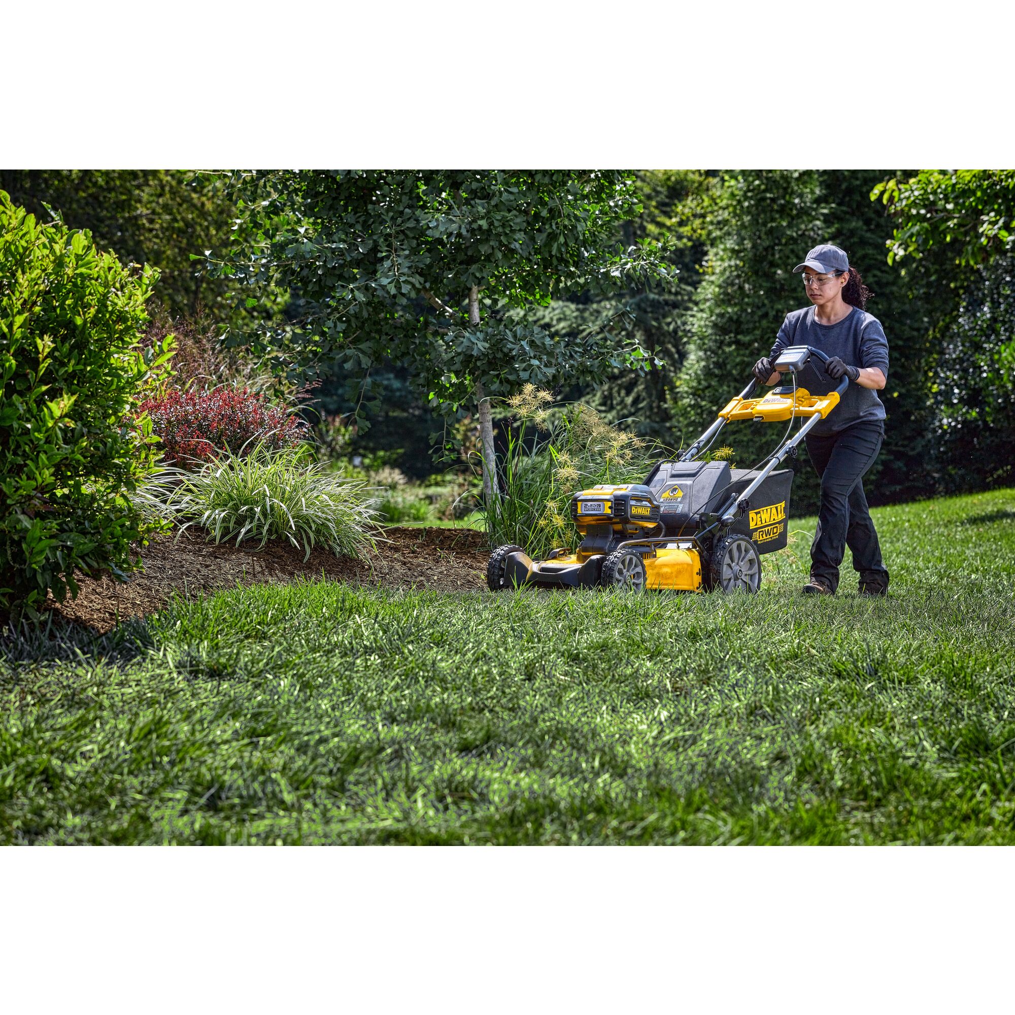 Lawn mower without online wheels