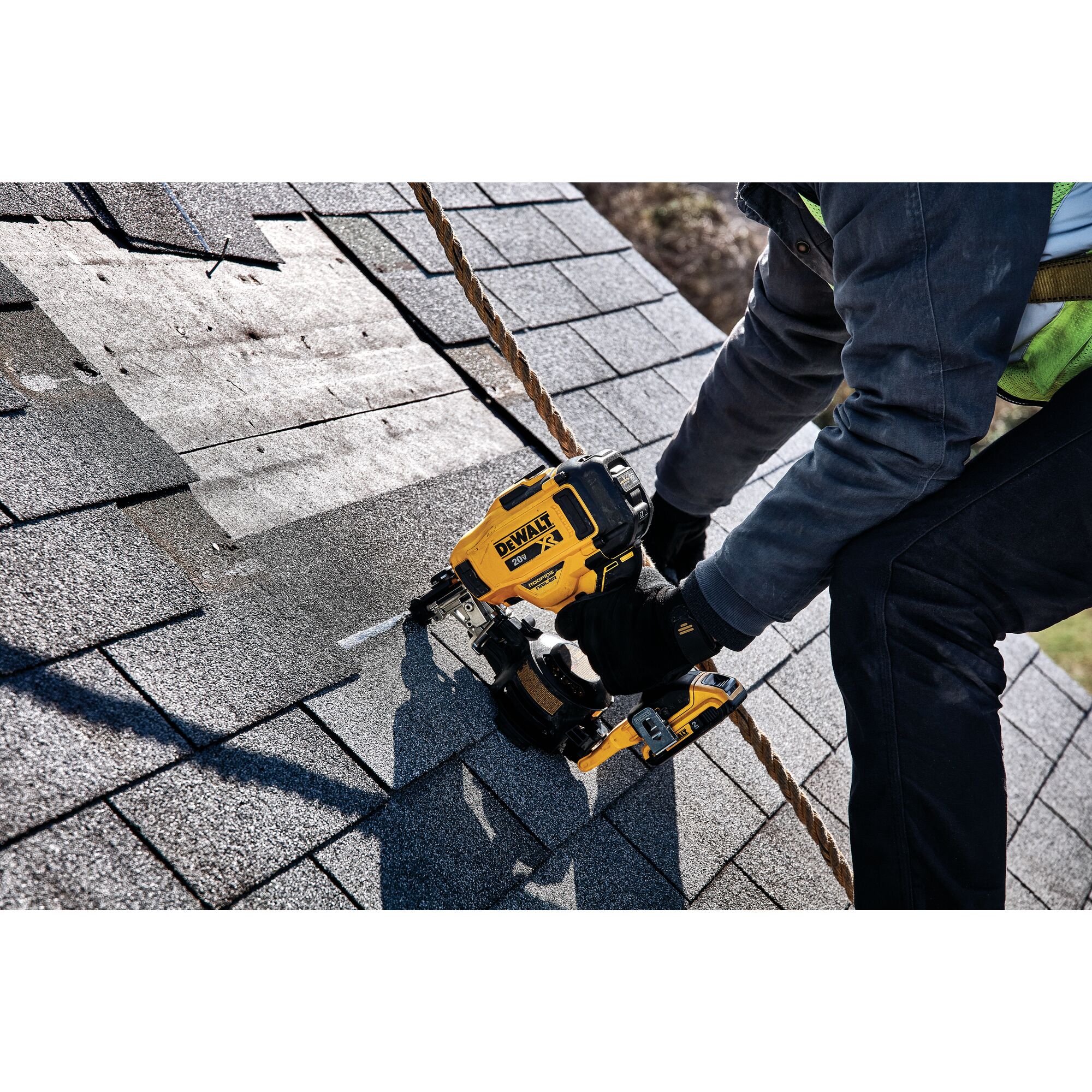 Dewalt 20v best sale roofing nailer review