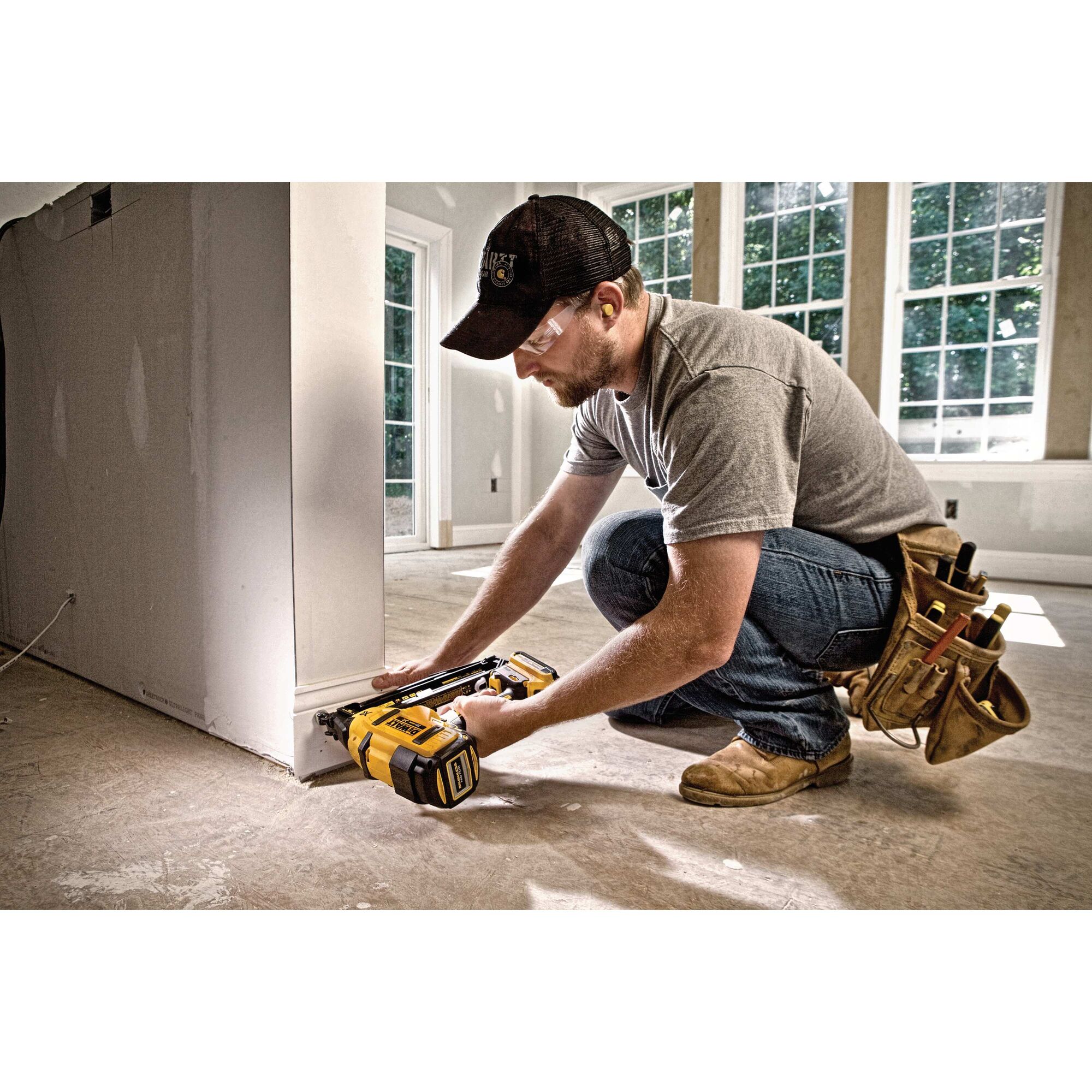 Dewalt 16 gauge discount 20v cordless nailer