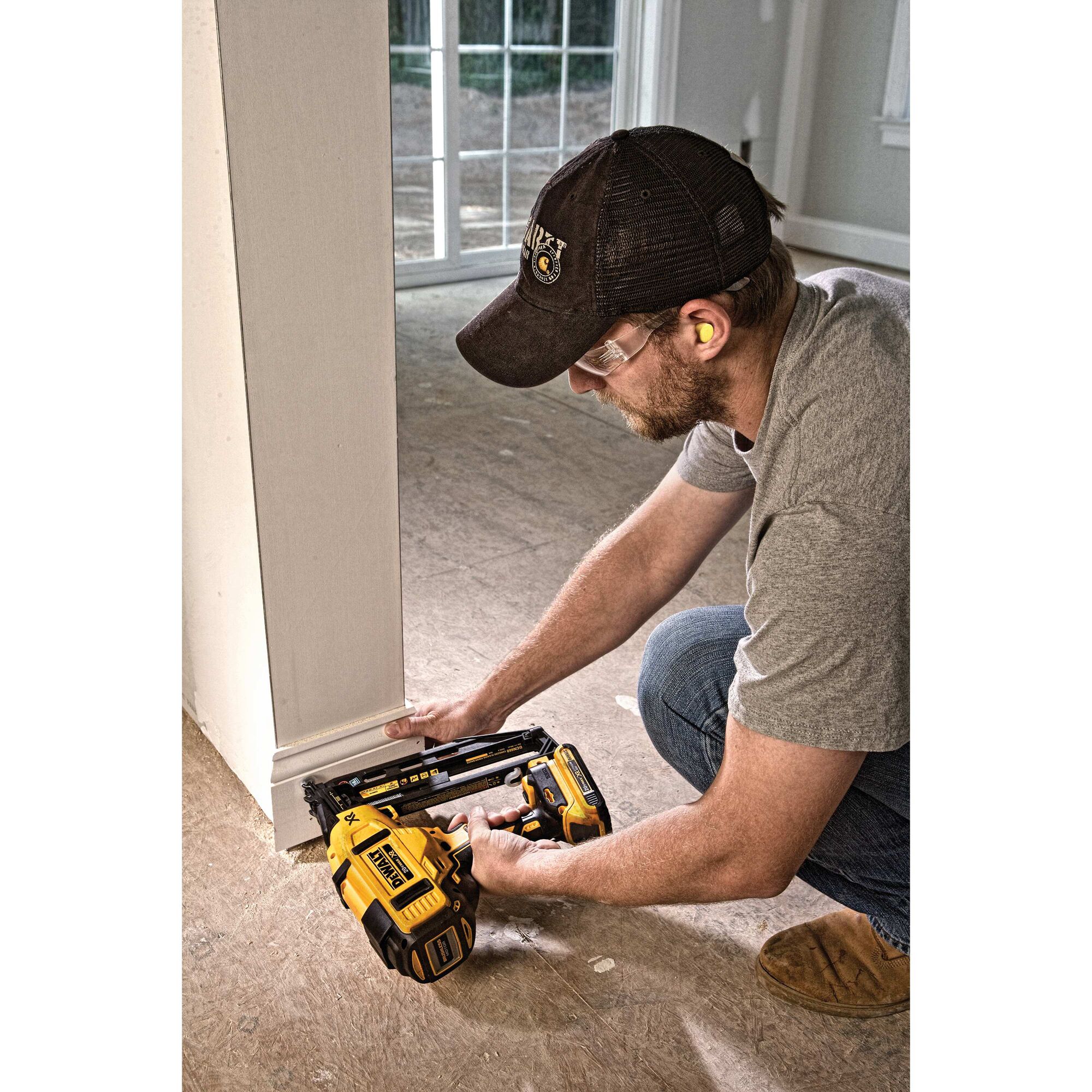 Dewalt 16g cordless online nailer