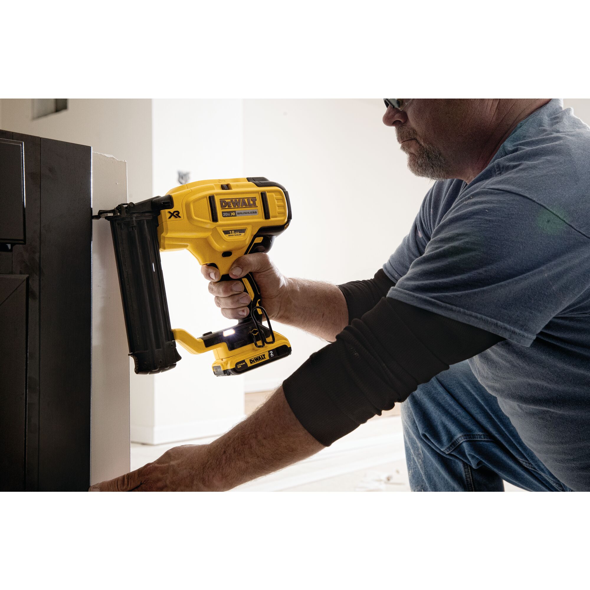 Battery powered discount brad nailer dewalt