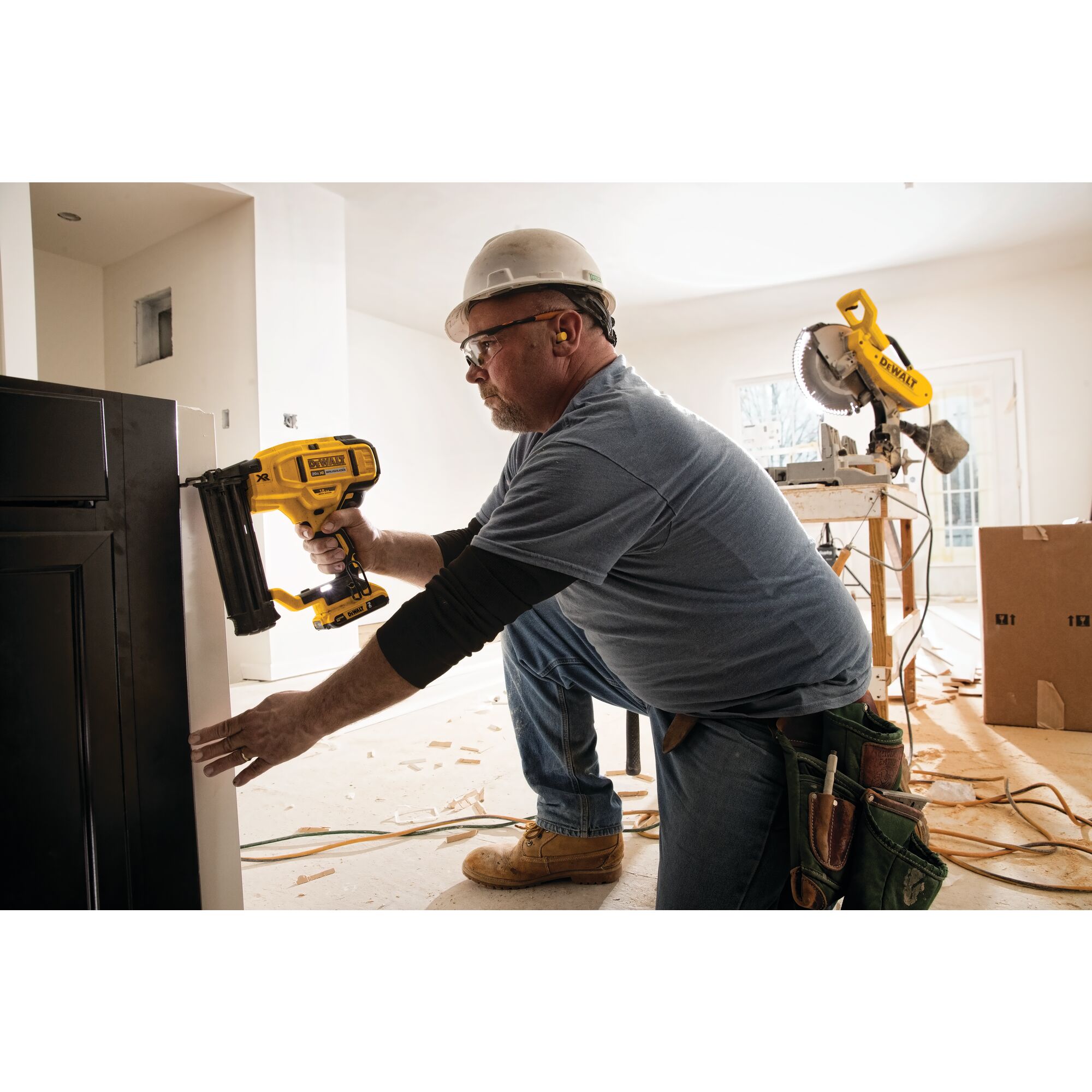 Dewalt cordless nail gun combo online kit