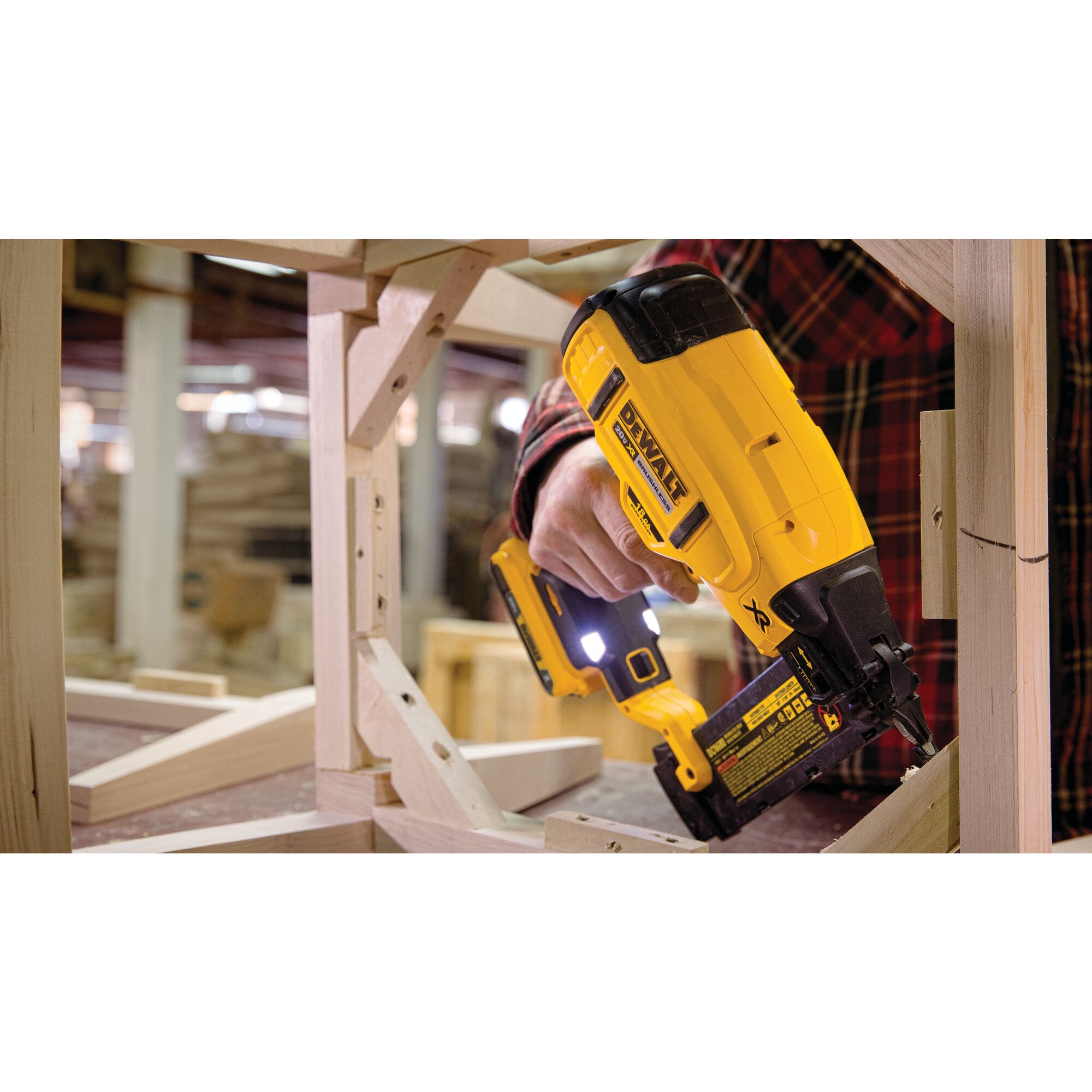 Dewalt 20v 2024 xr brad nailer