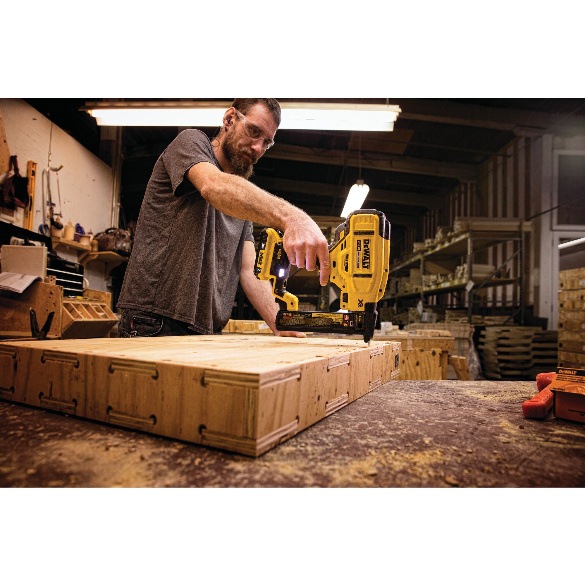 Dewalt on sale cordless stapler