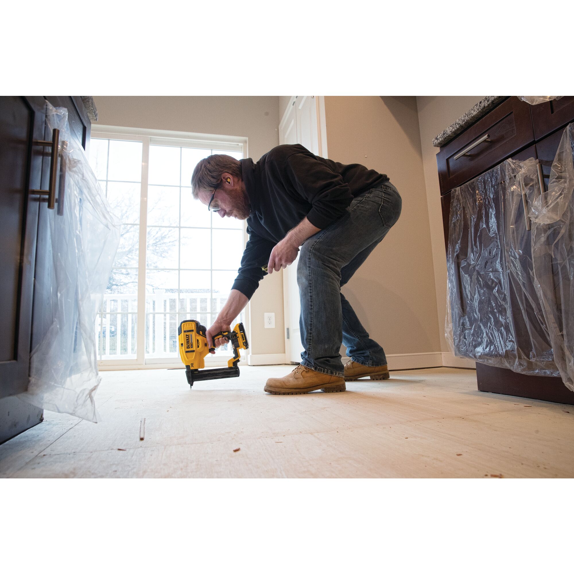 Dewalt xr staple online gun