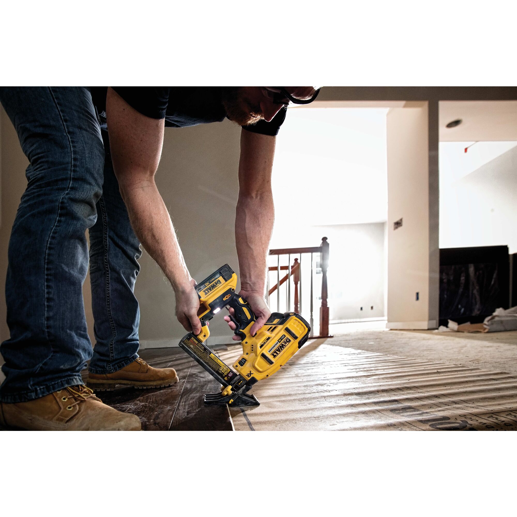 Dewalt discount floor nailer