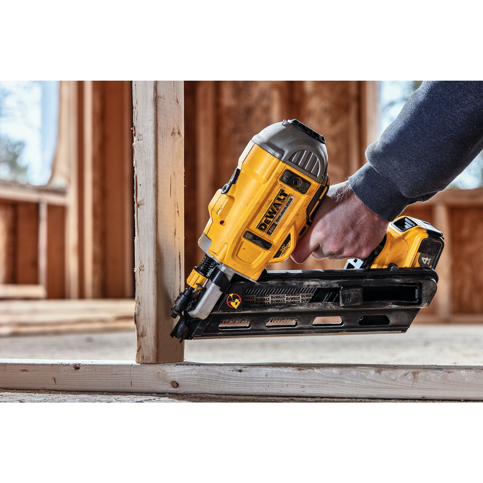 Dewalt 20v framing 2024 nailer bare tool